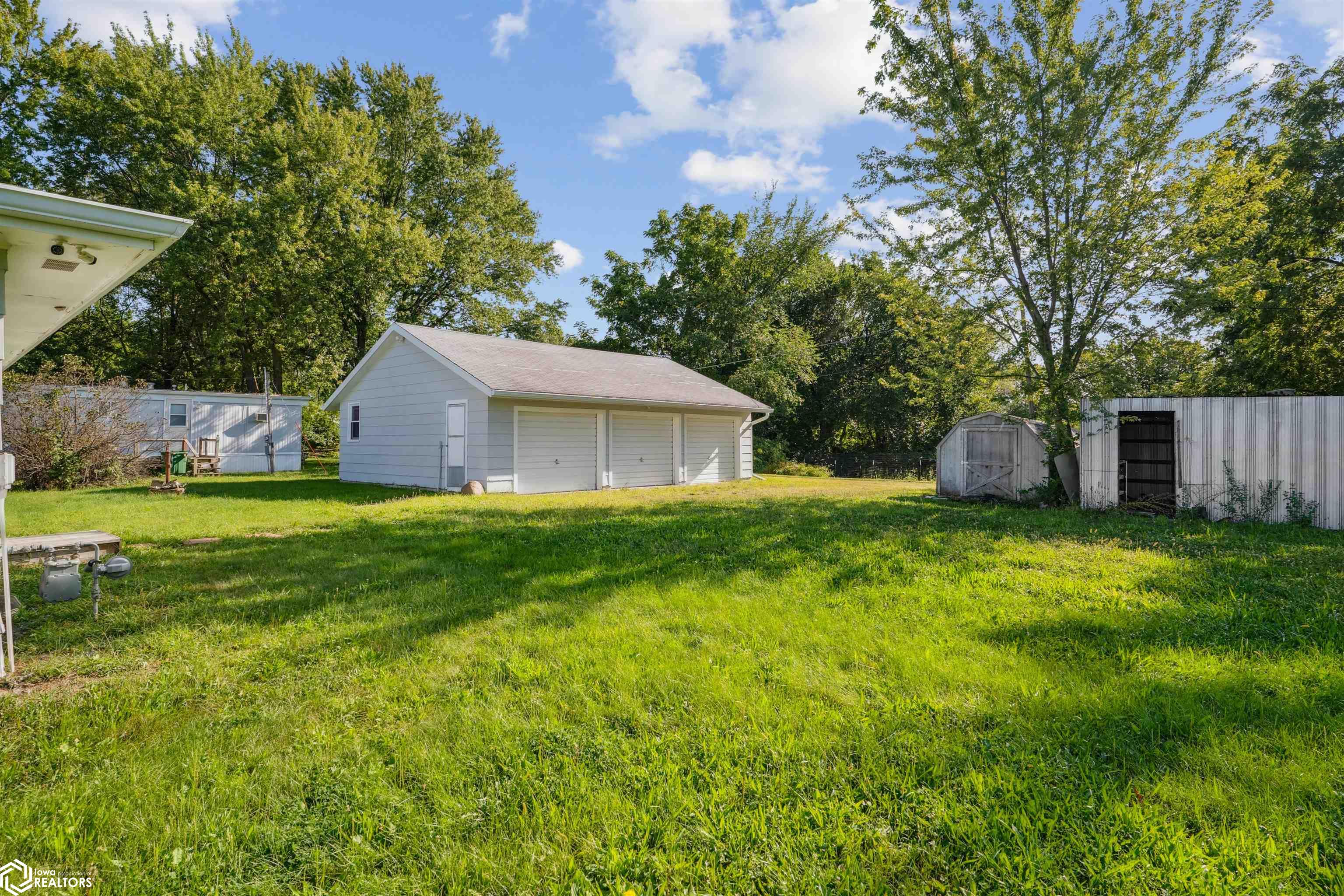 409 S 17th Street, Fairfield, Iowa image 23