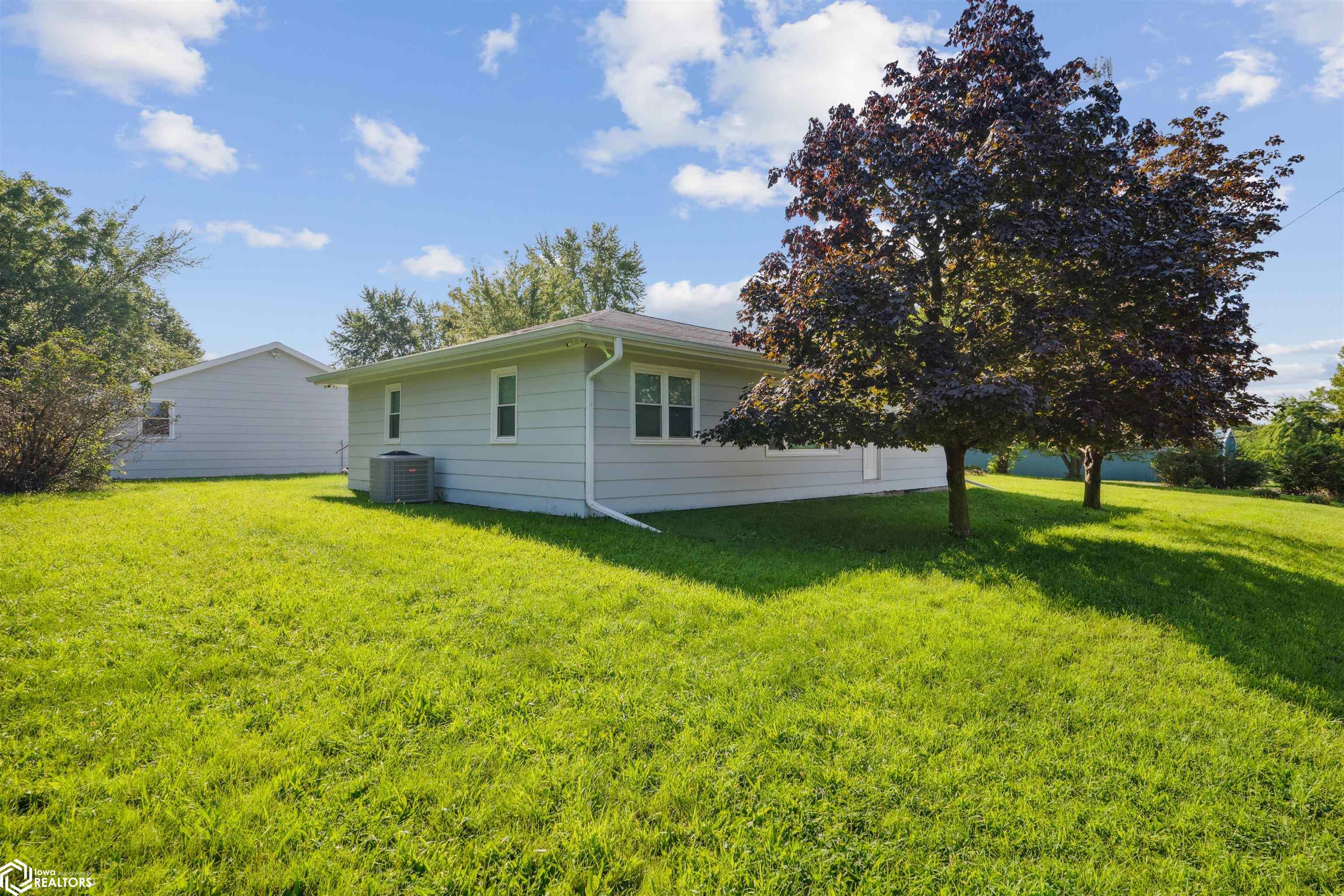 409 S 17th Street, Fairfield, Iowa image 4