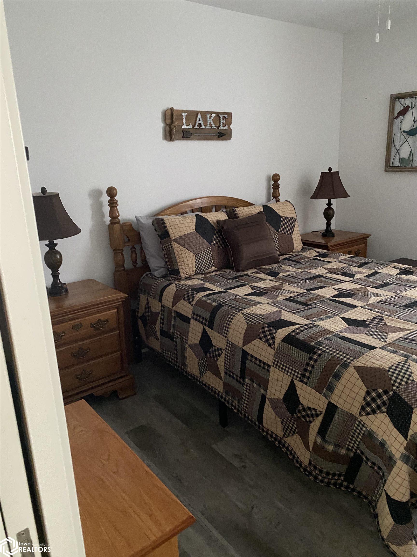 5232 Skyline Drive, Brooklyn, Iowa image 22