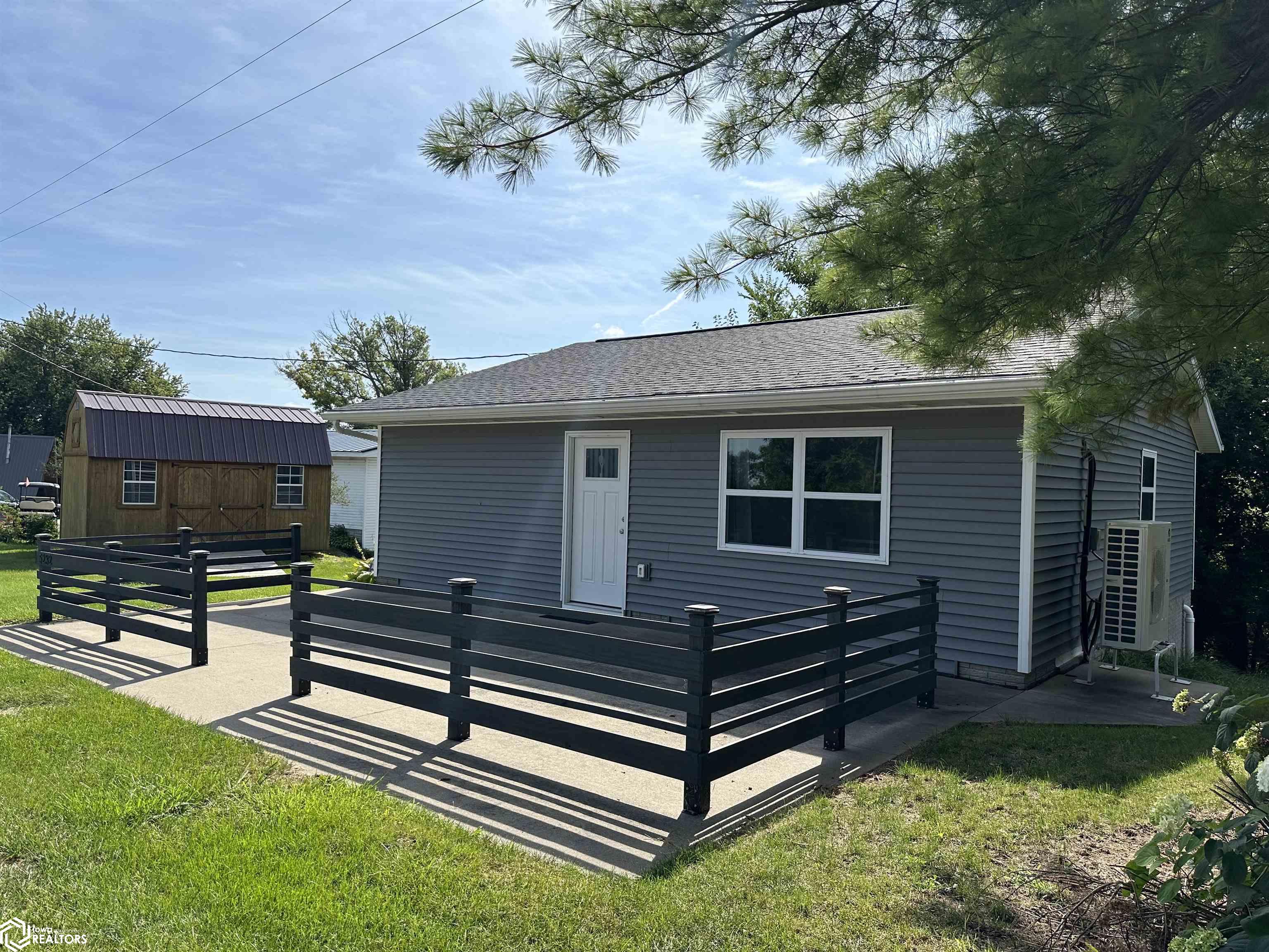 5232 Skyline Drive, Brooklyn, Iowa image 5