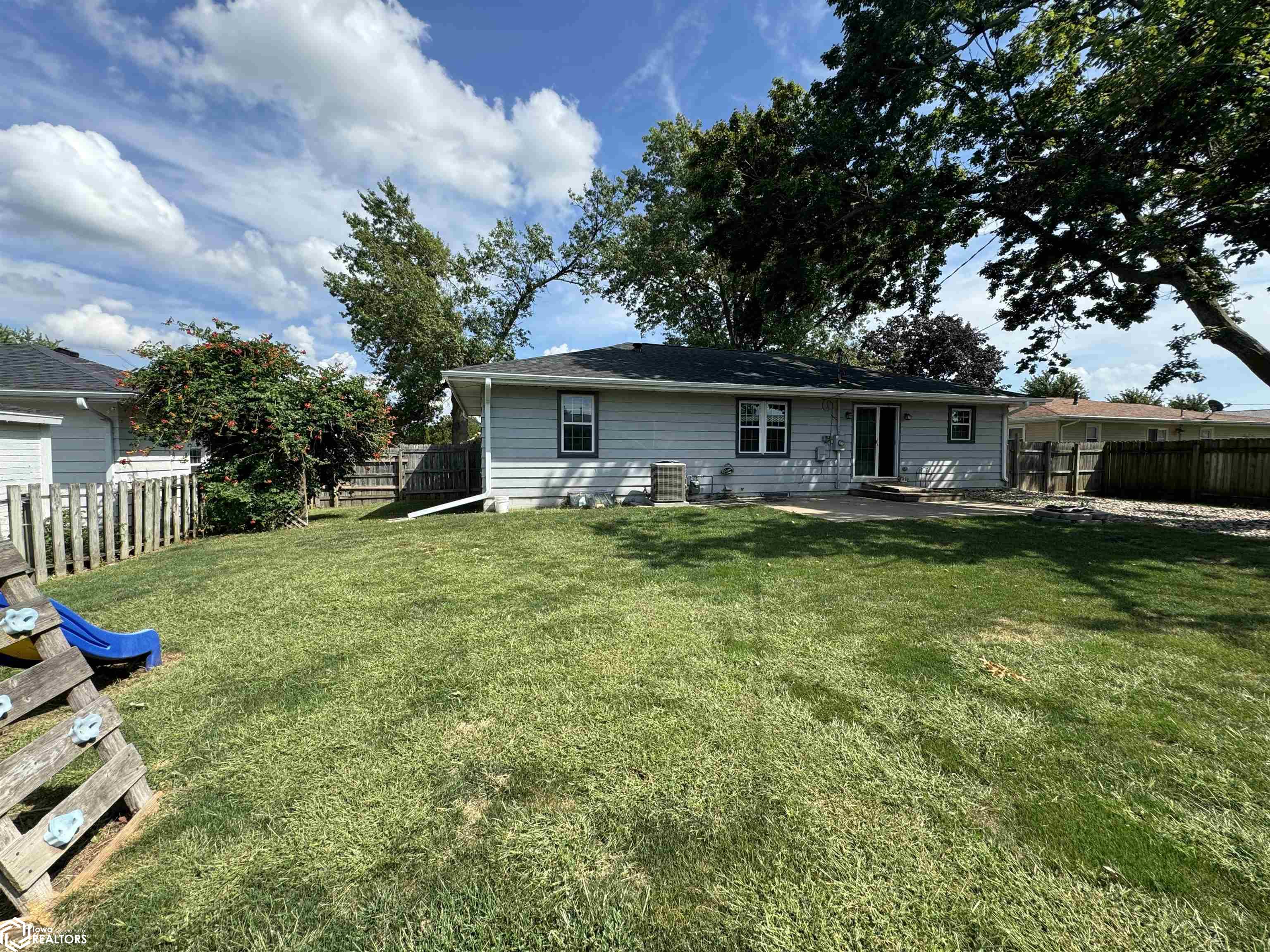 1104 LINCOLN, Creston, Iowa 50801, 3 Bedrooms Bedrooms, ,1 BathroomBathrooms,Single Family,For Sale,LINCOLN,6320810