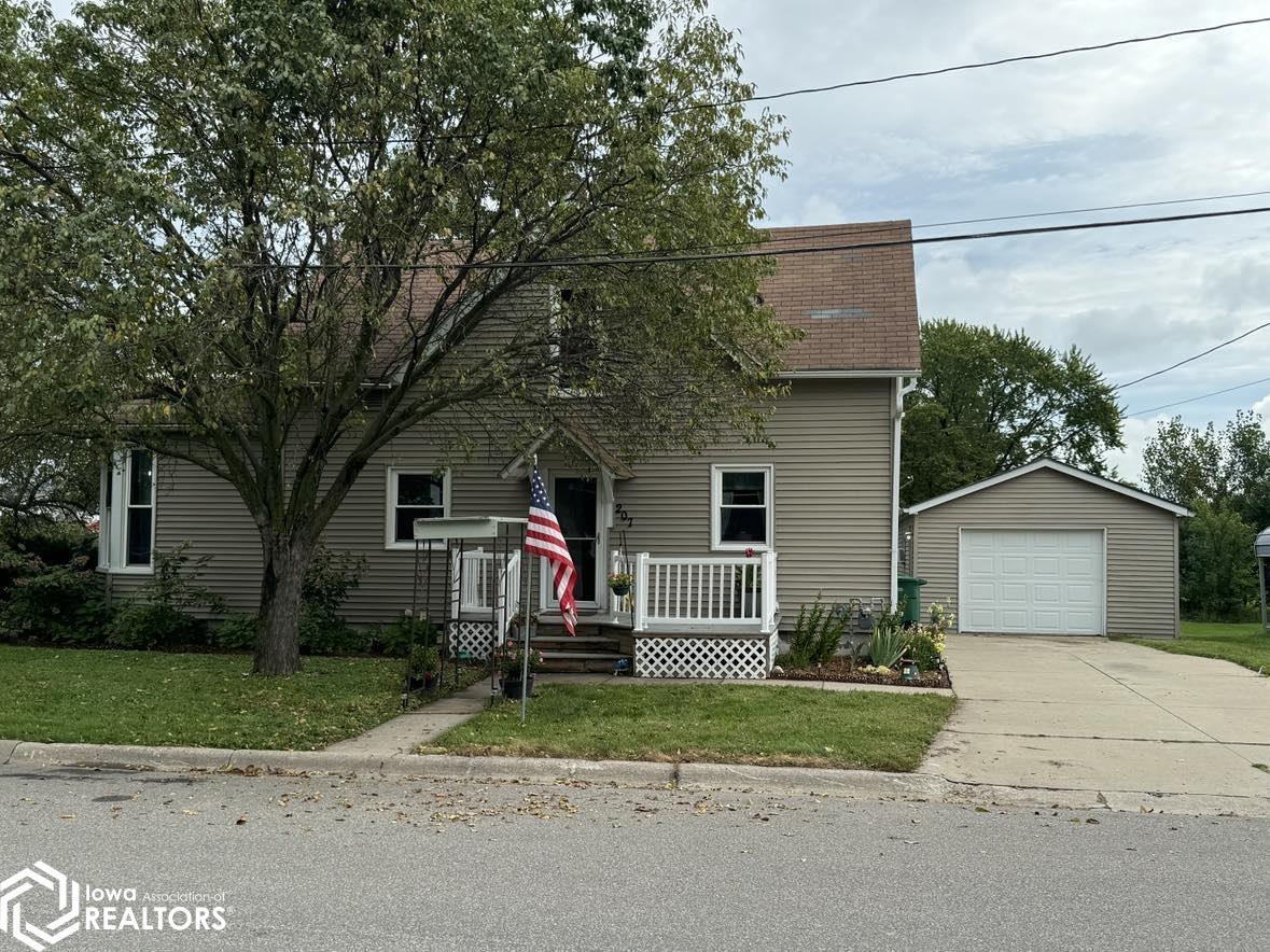 207 S East Street, Bloomfield, Iowa image 1