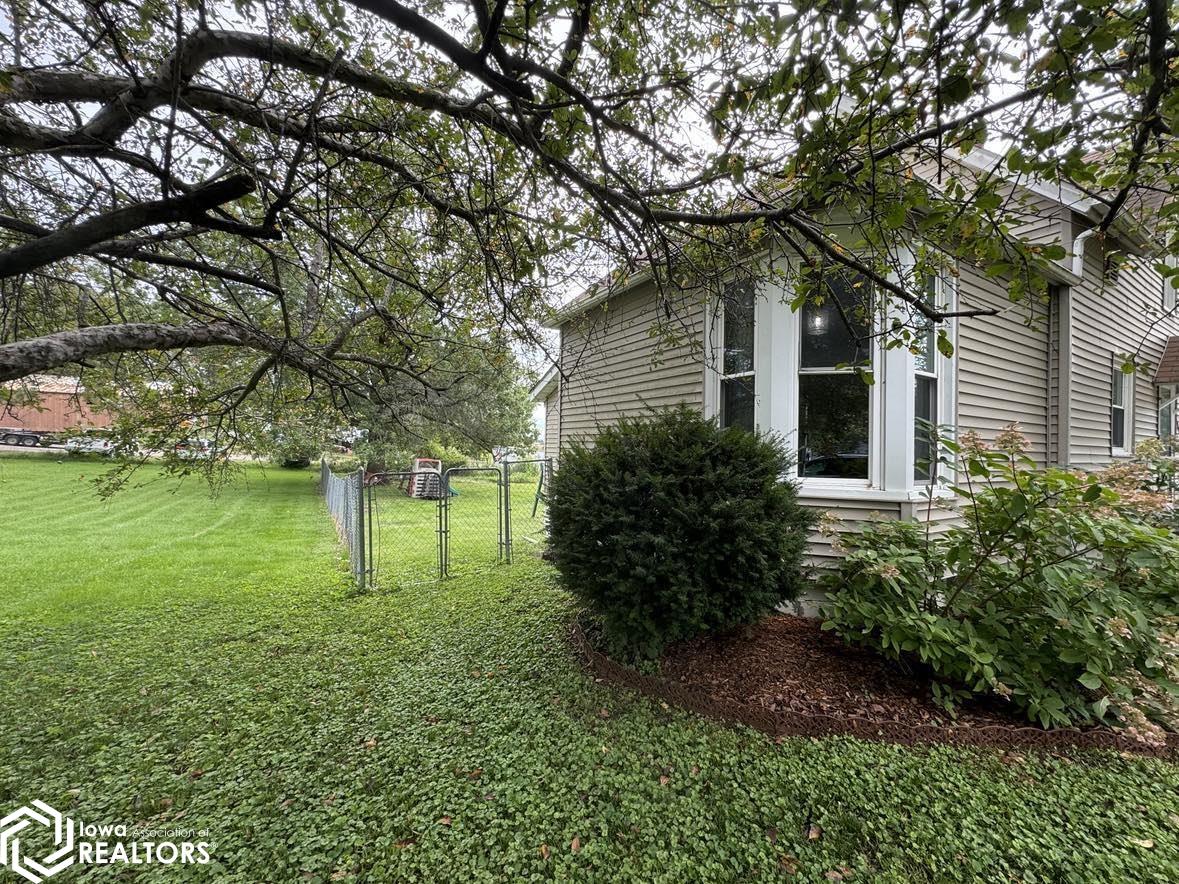 207 S East Street, Bloomfield, Iowa image 6