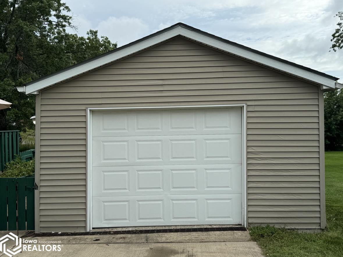 207 S East Street, Bloomfield, Iowa image 9