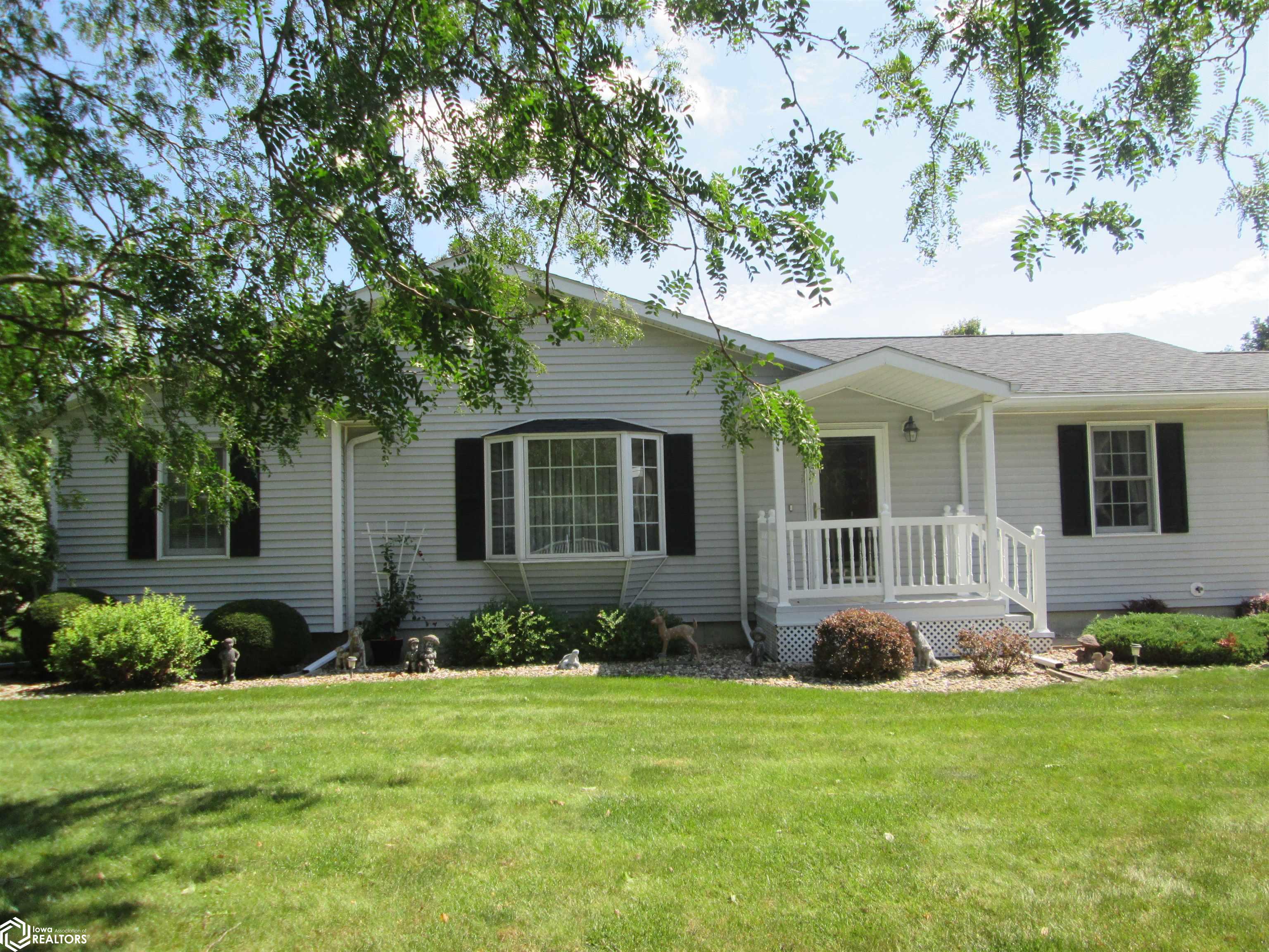 11042 146th Avenue, West Burlington, Iowa image 1
