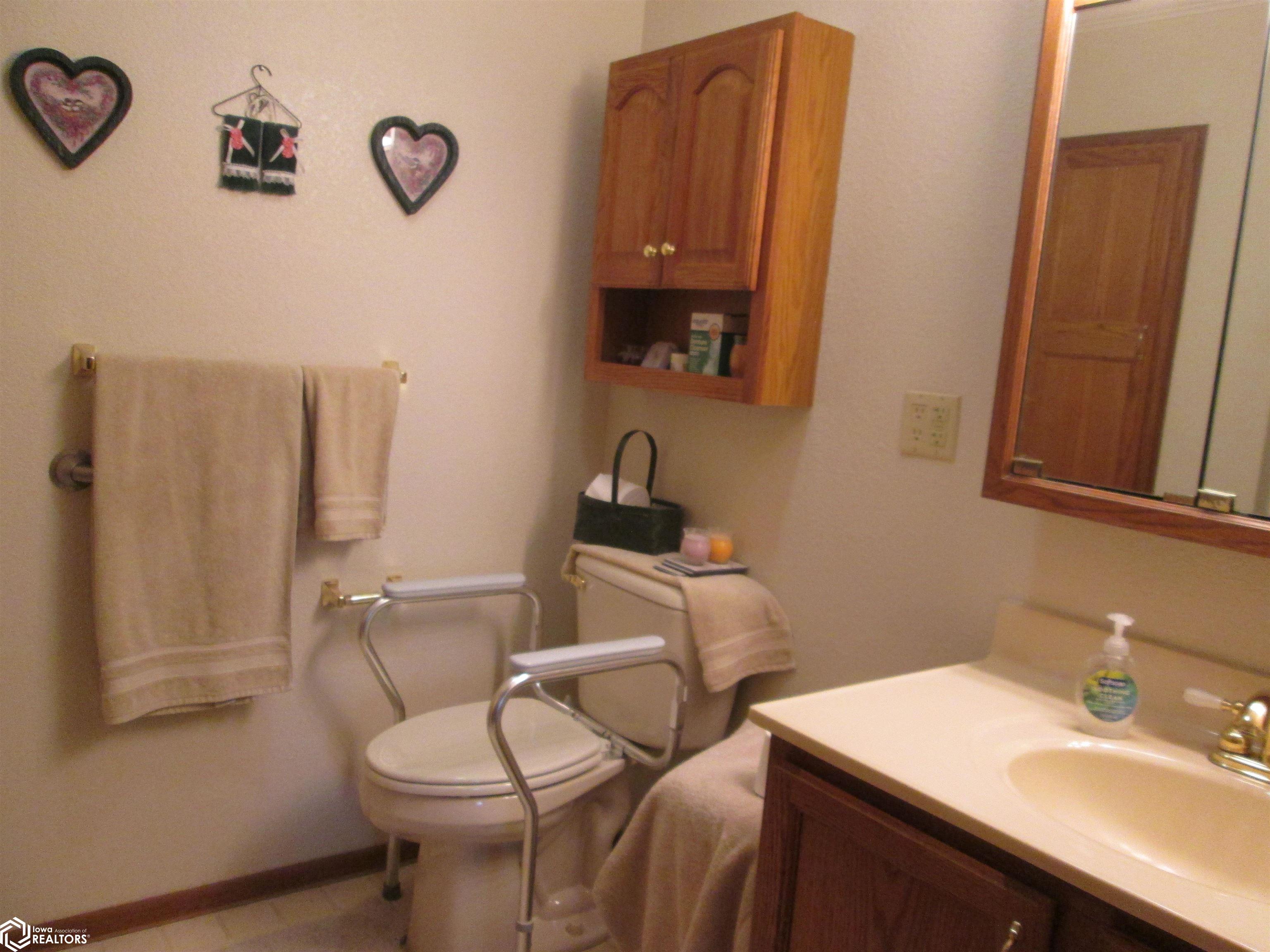 11042 146th Avenue, West Burlington, Iowa image 14