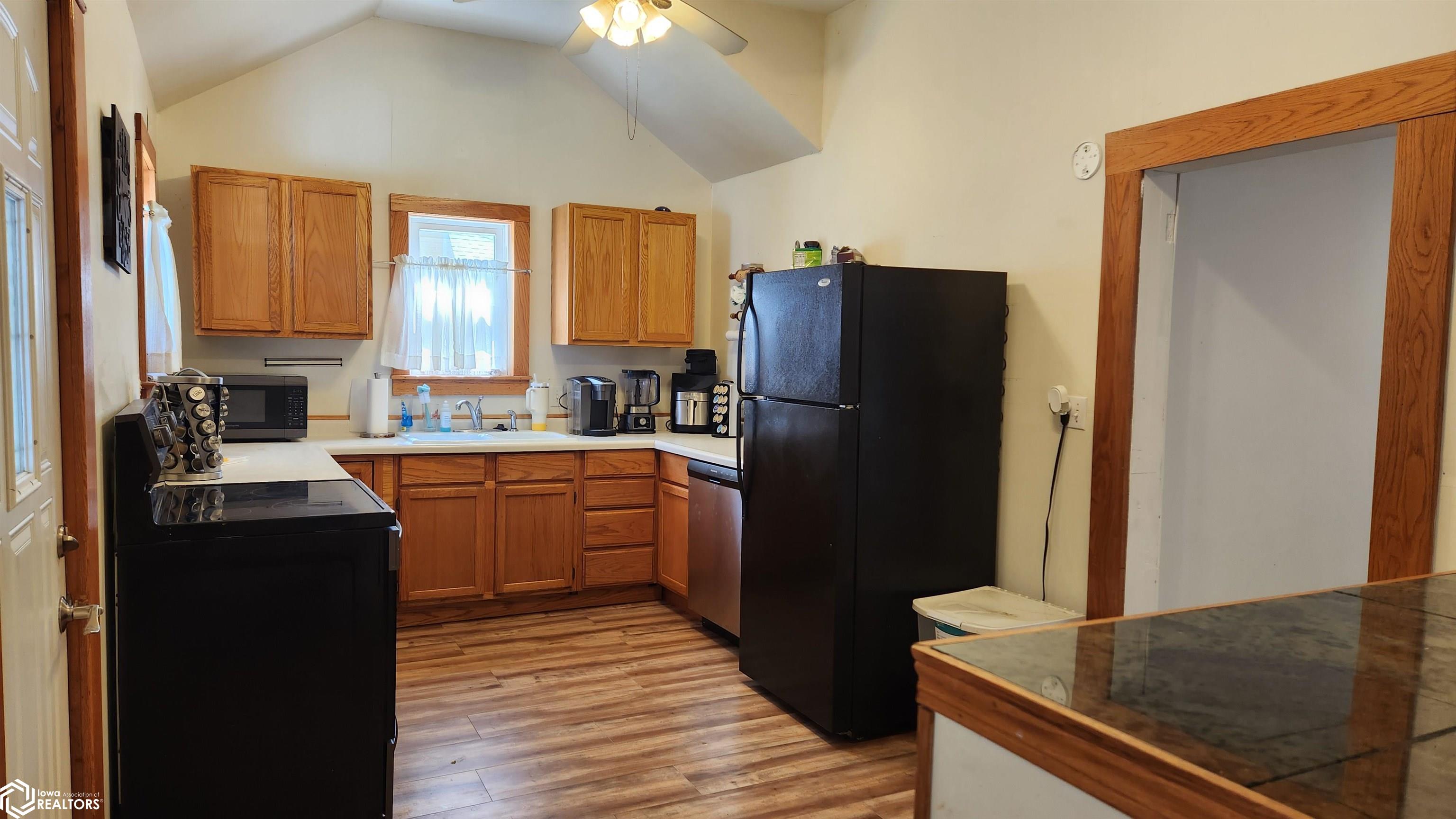 1136 Summer Street, Grinnell, Iowa image 14