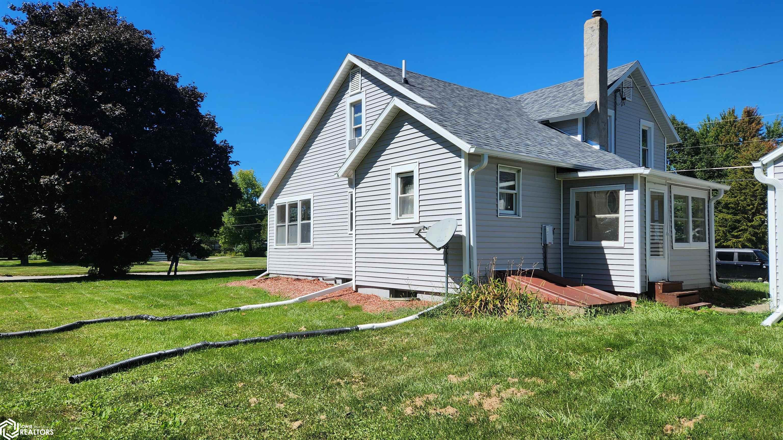 1136 Summer Street, Grinnell, Iowa image 31