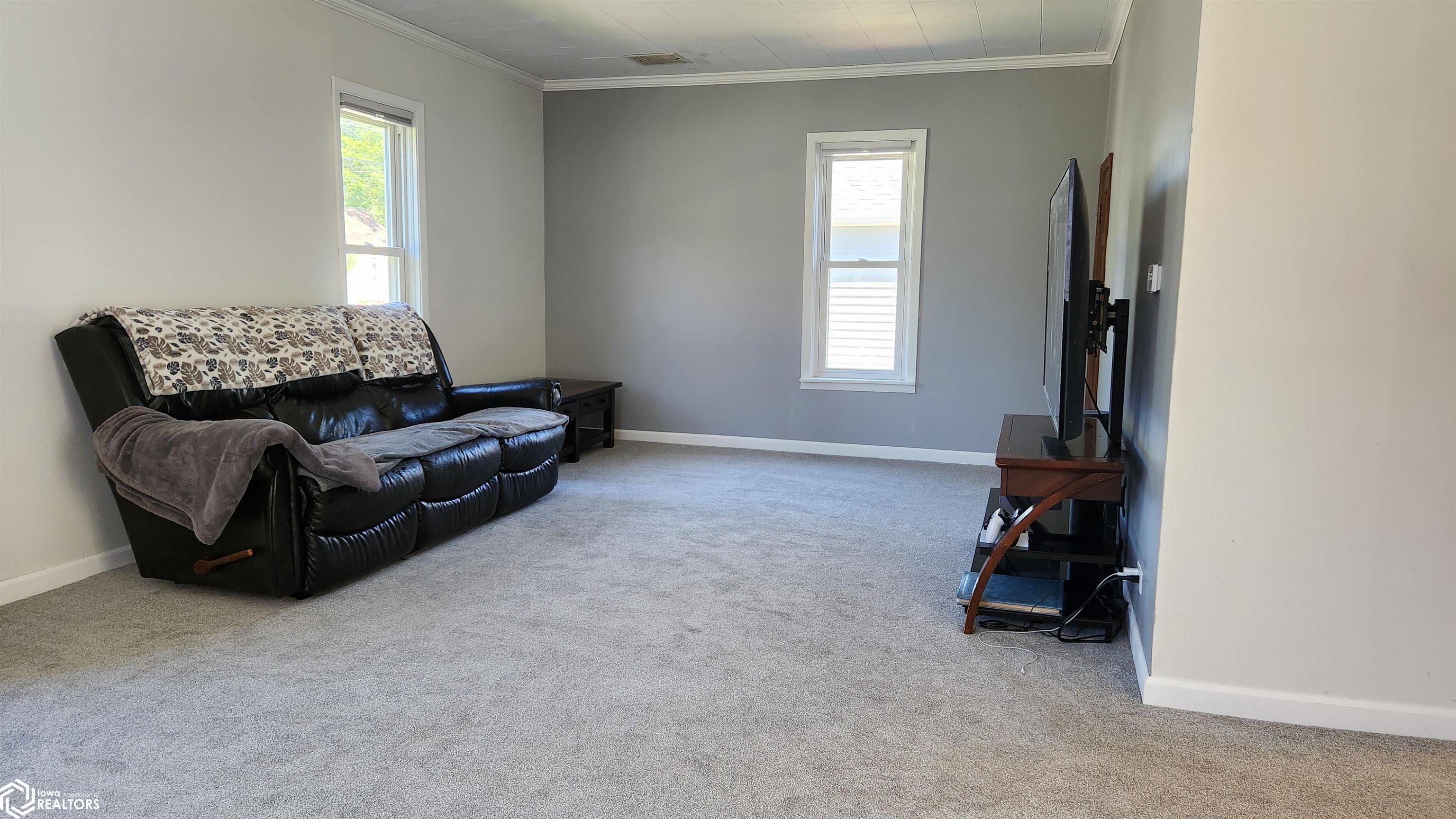 1136 Summer Street, Grinnell, Iowa image 10