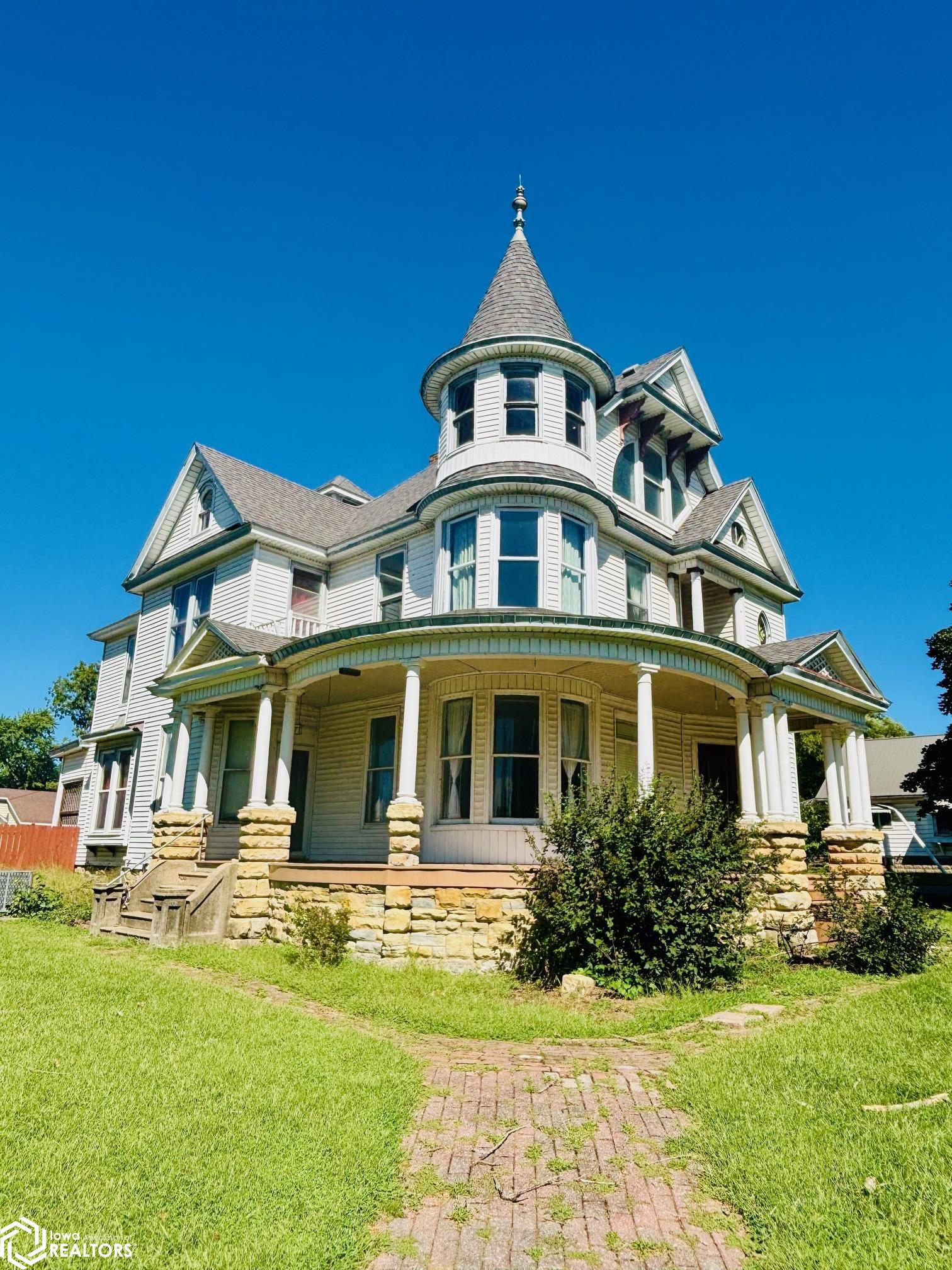 303 Washington Street, Bonaparte, Iowa image 1