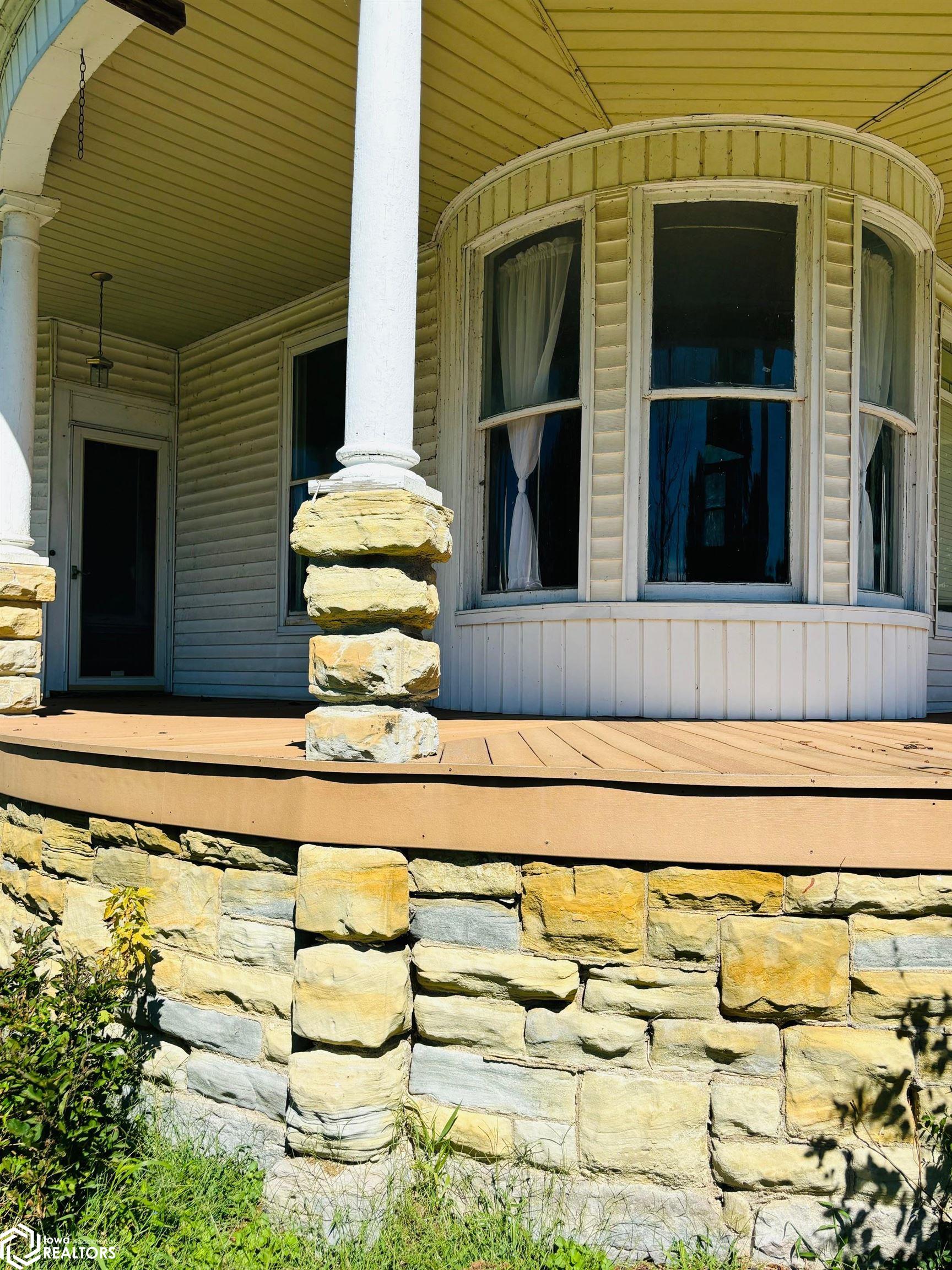 303 Washington Street, Bonaparte, Iowa image 3