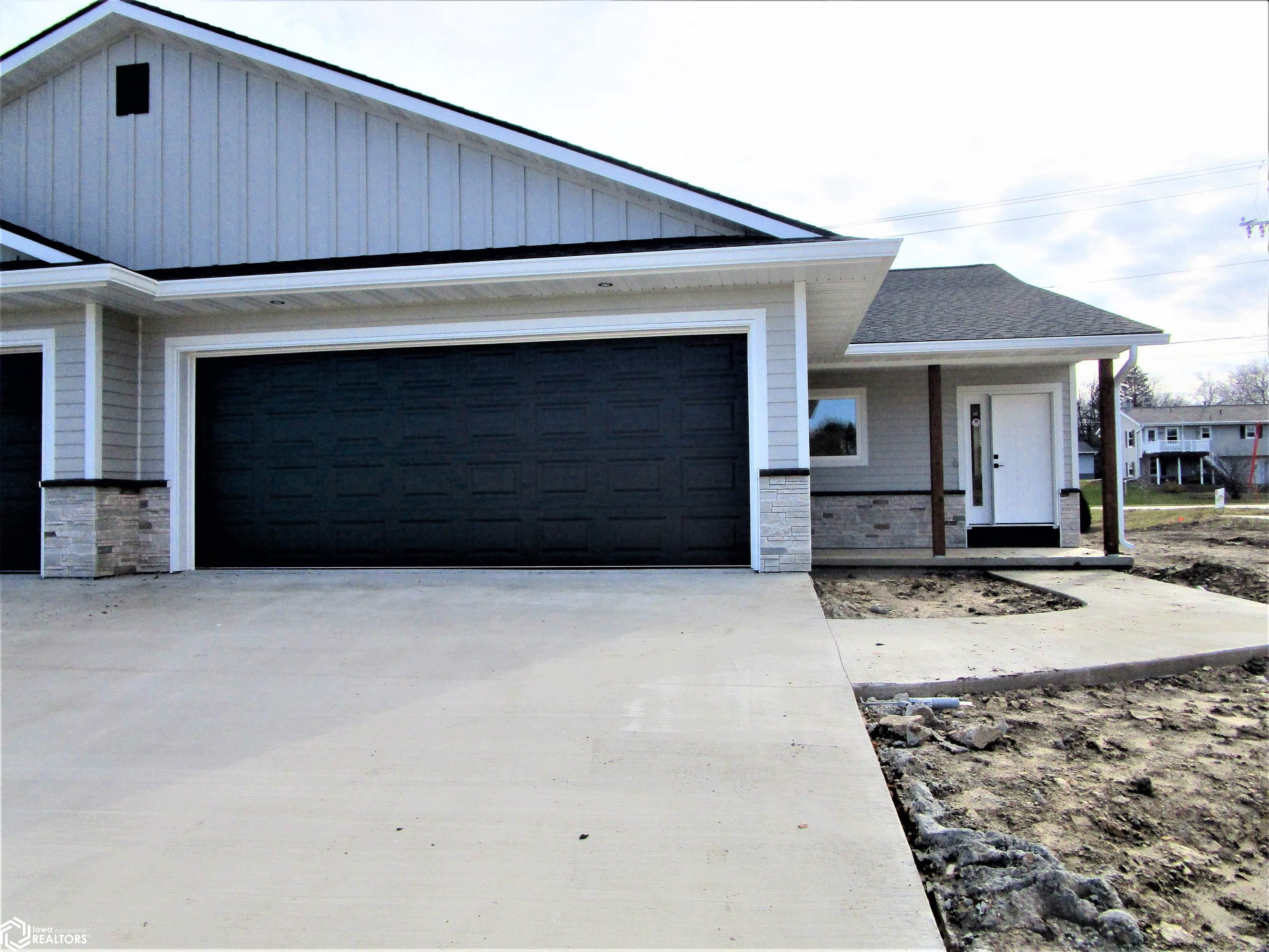 2321 Heritage Lane, Iowa Falls, Iowa image 1