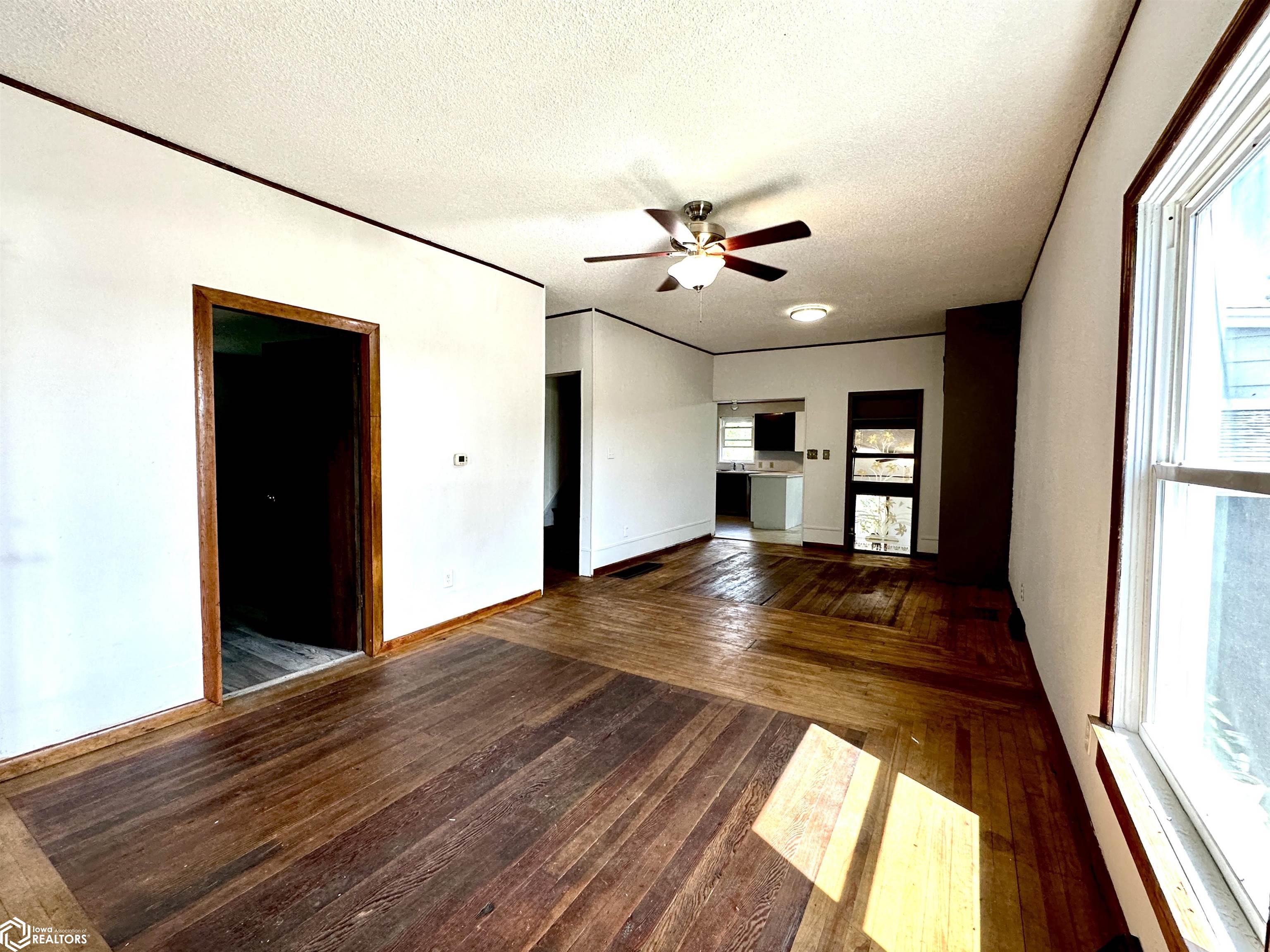 1307 2nd Avenue, Belle Plaine, Iowa image 2