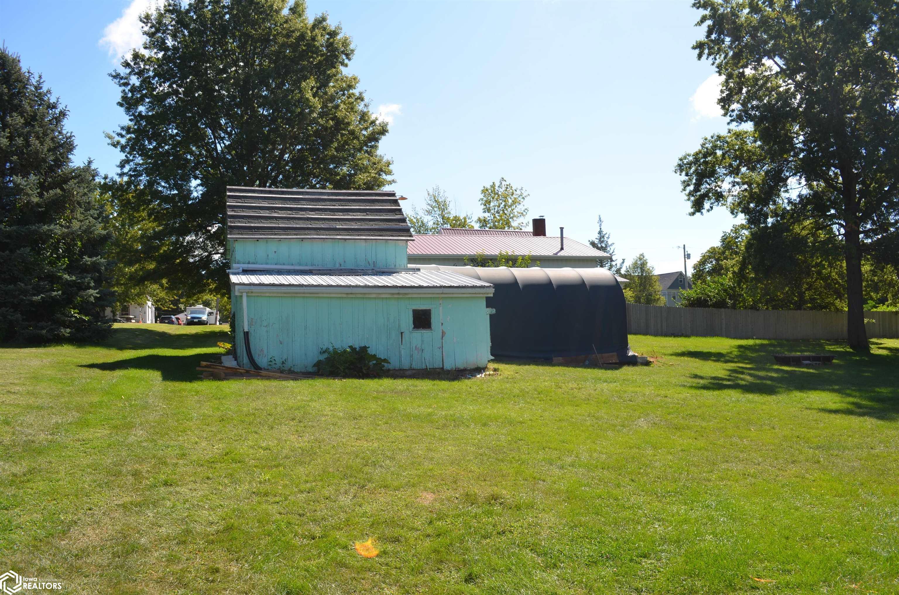 717 S Stuart Street, Sigourney, Iowa image 4