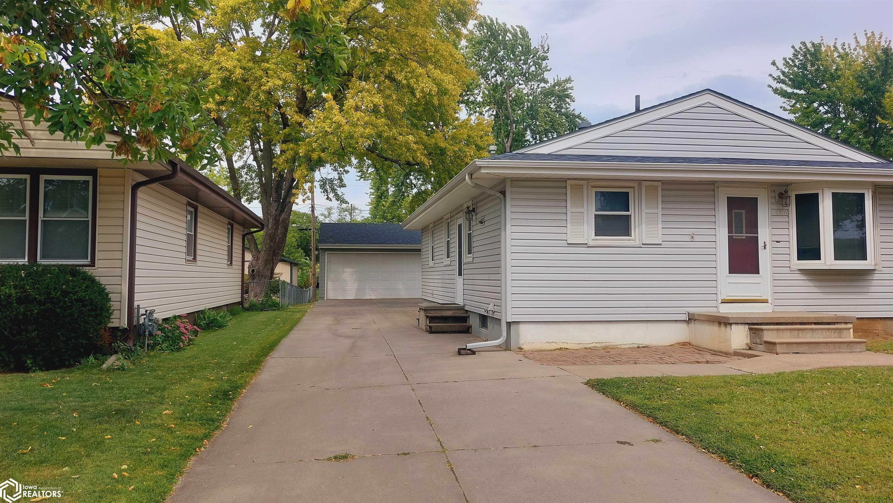 2548 Avenue M, Council Bluffs, Iowa image 35