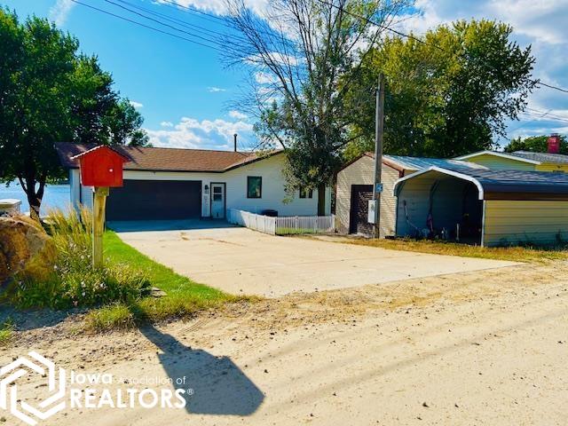 312 Center Point Drive, Montezuma, Iowa image 3