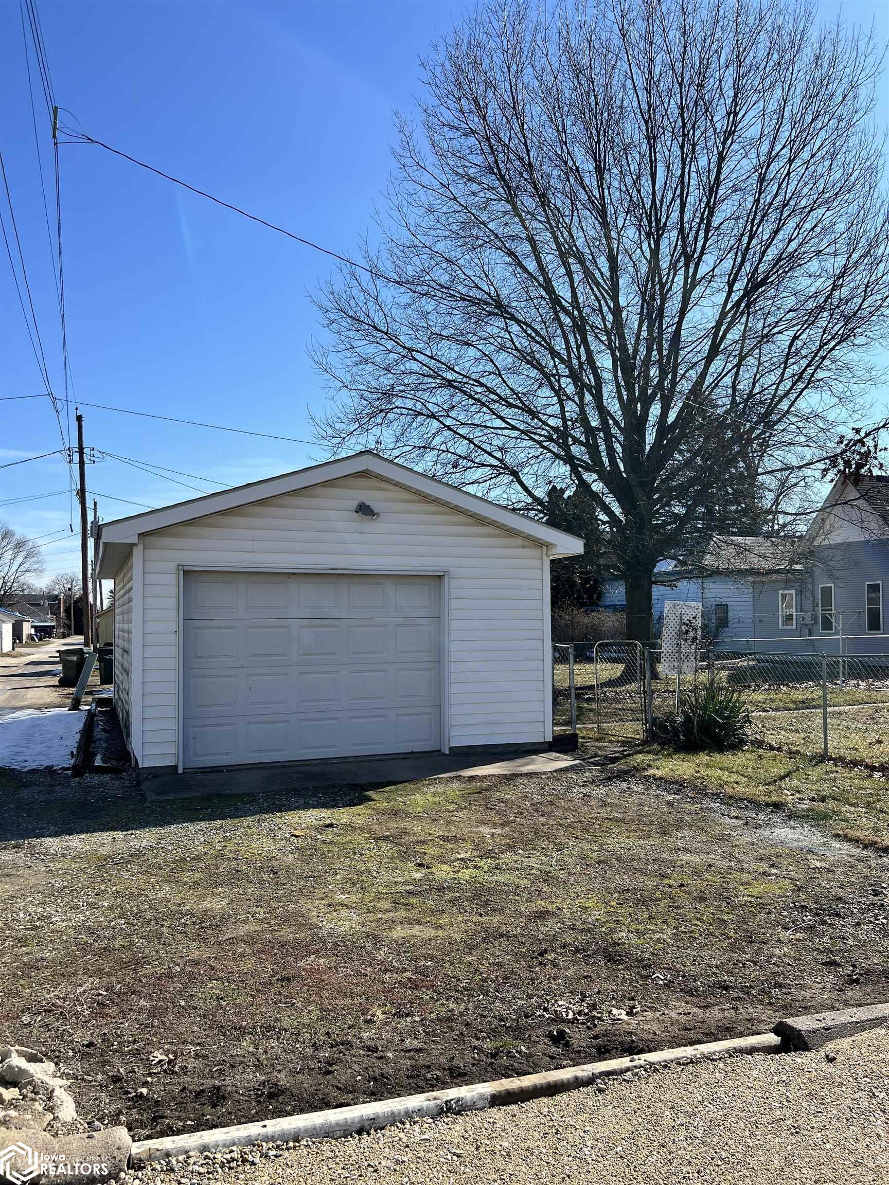 2419 Avenue J, Fort Madison, Iowa image 28