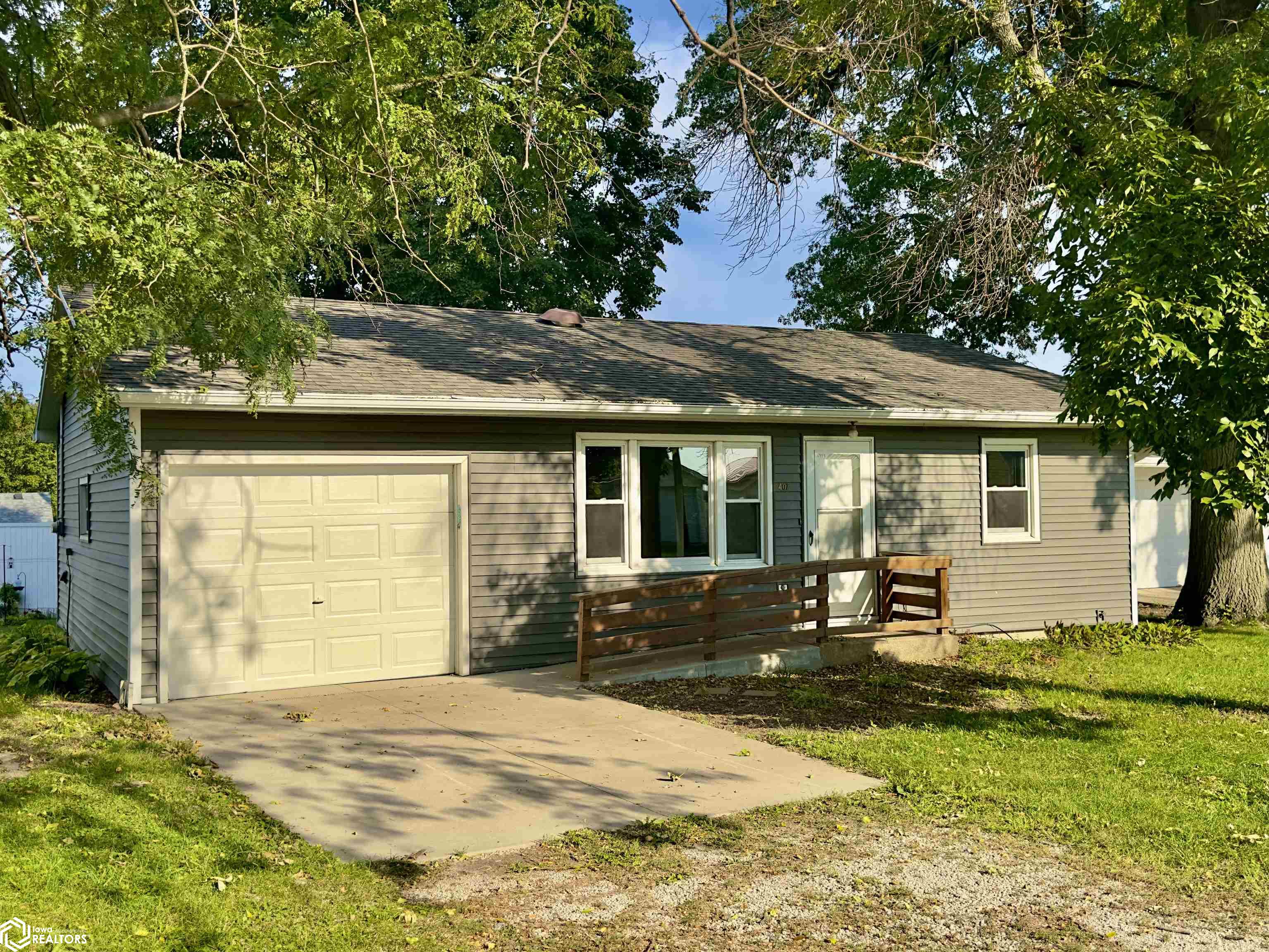 407 Randolph Street, Bedford, Iowa image 1