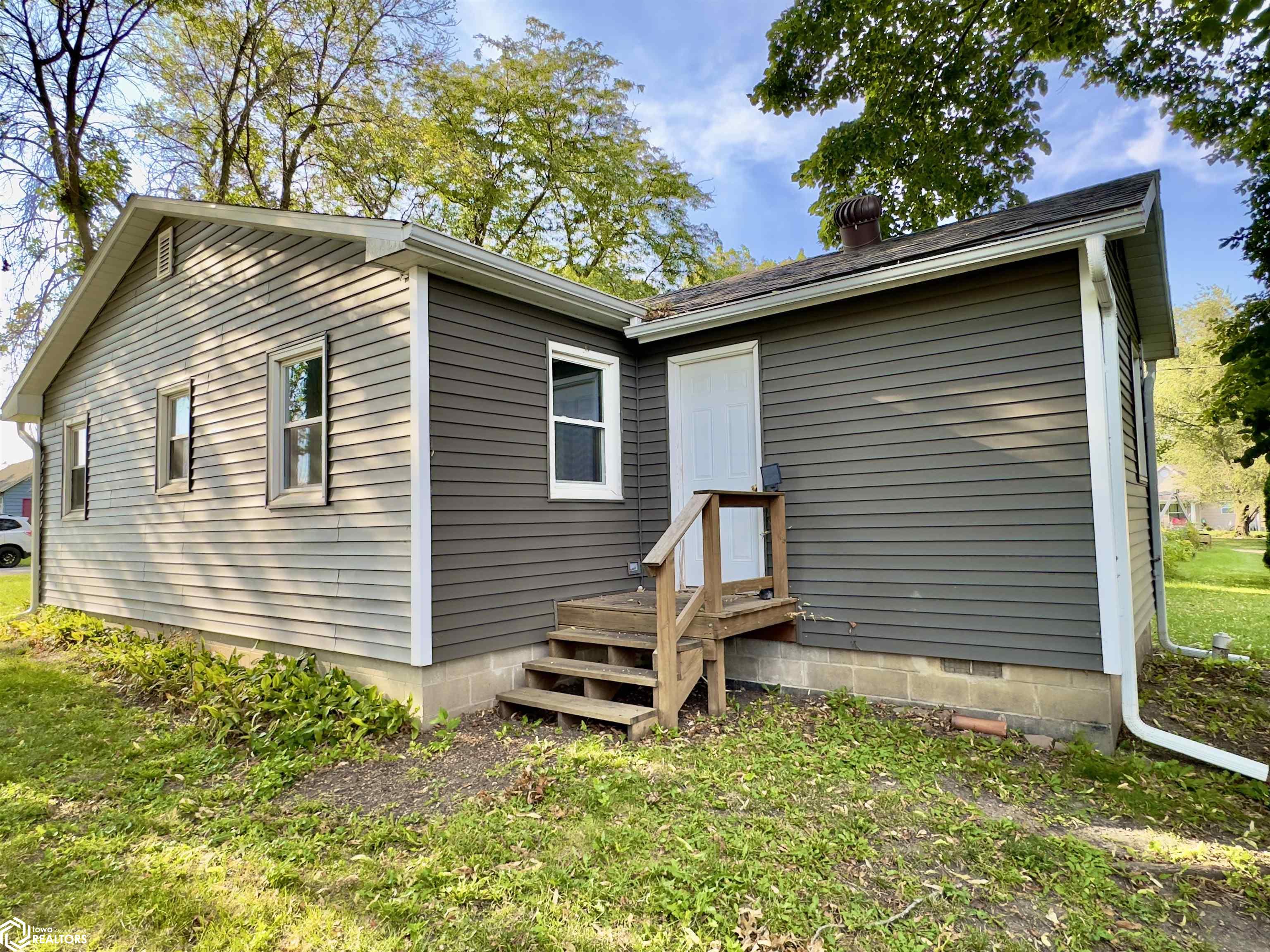 407 Randolph Street, Bedford, Iowa image 3