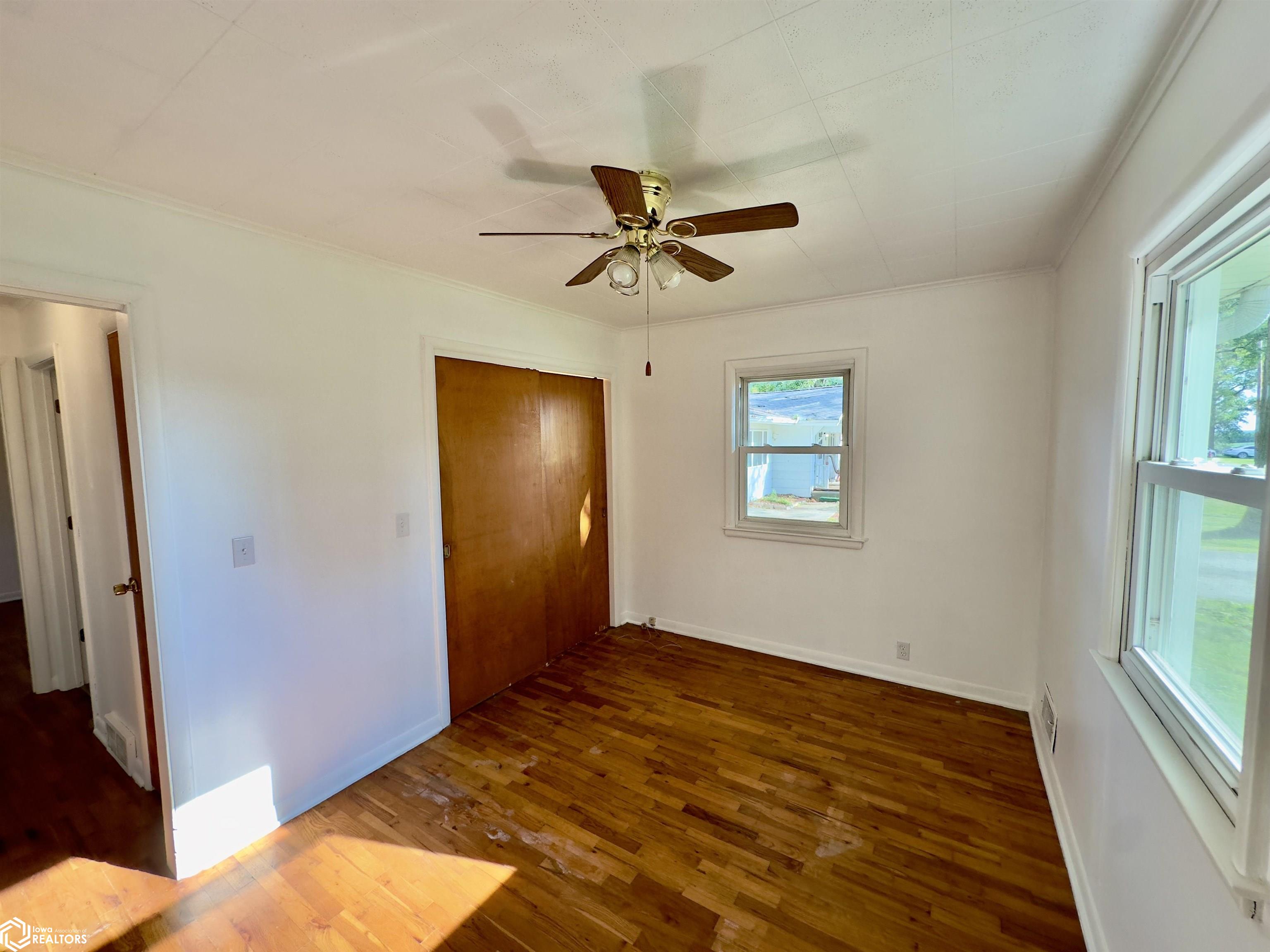 407 Randolph Street, Bedford, Iowa image 9