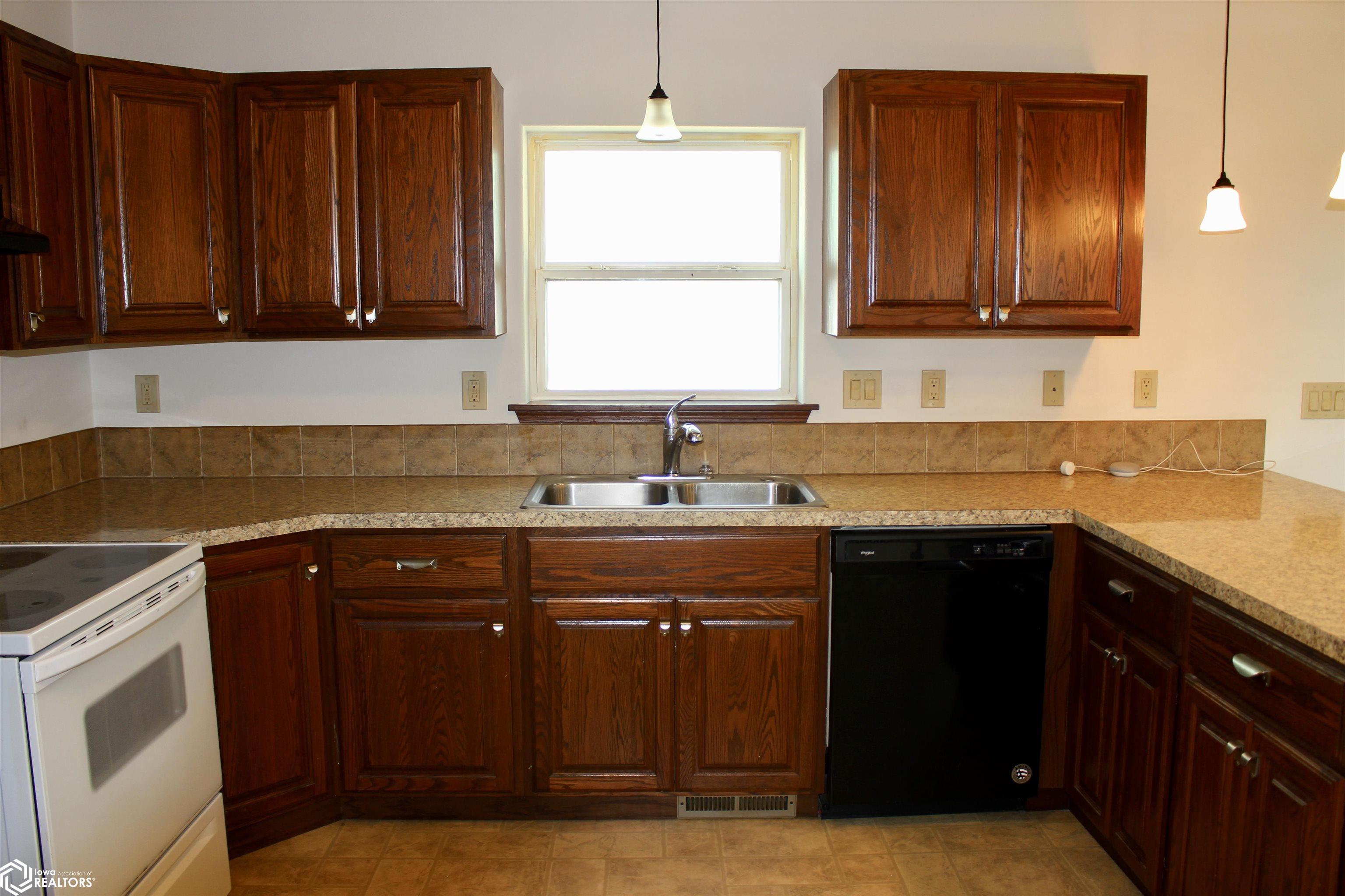 64505 Dunbar Road, Atlantic, Iowa image 16