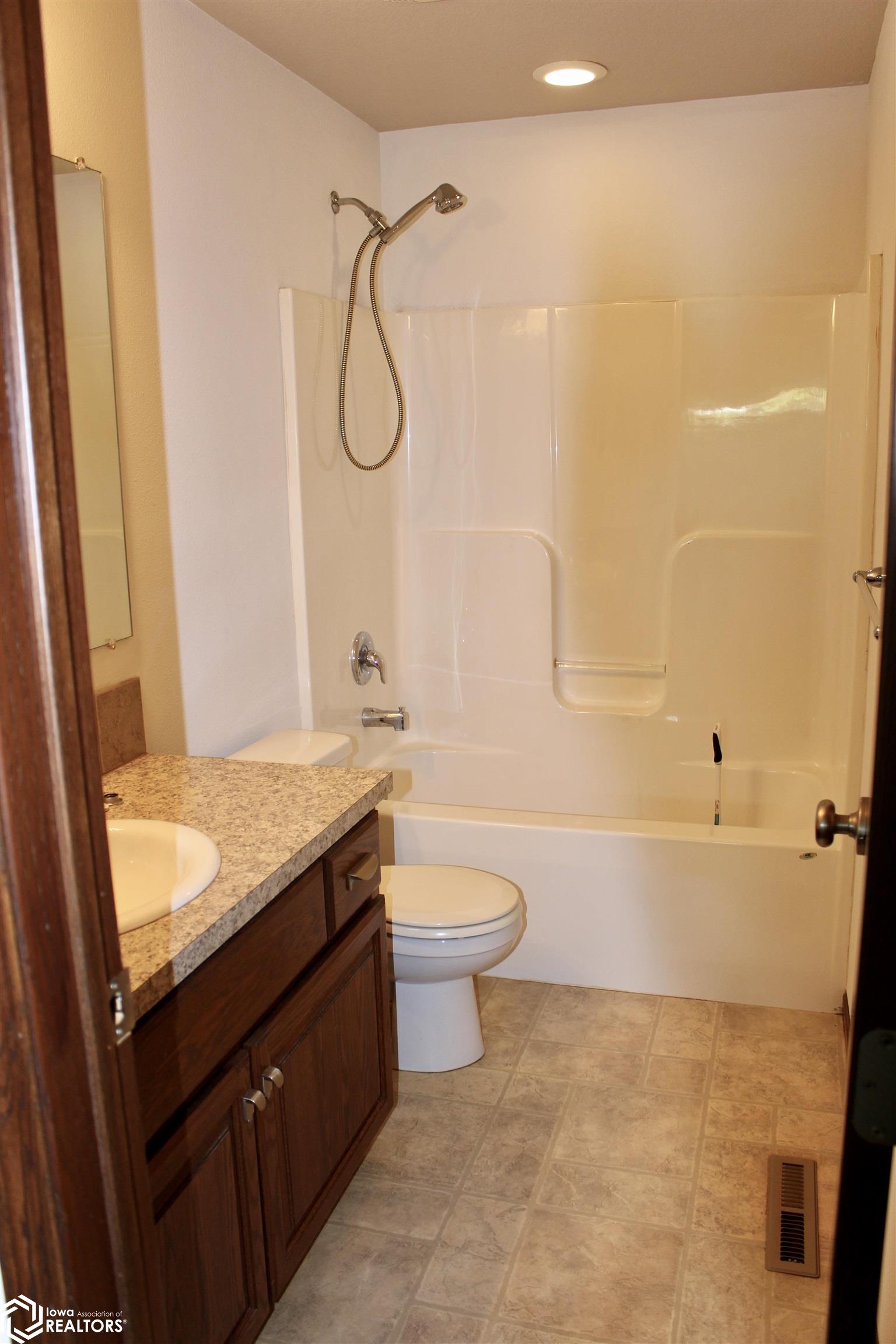 64505 Dunbar Road, Atlantic, Iowa image 21