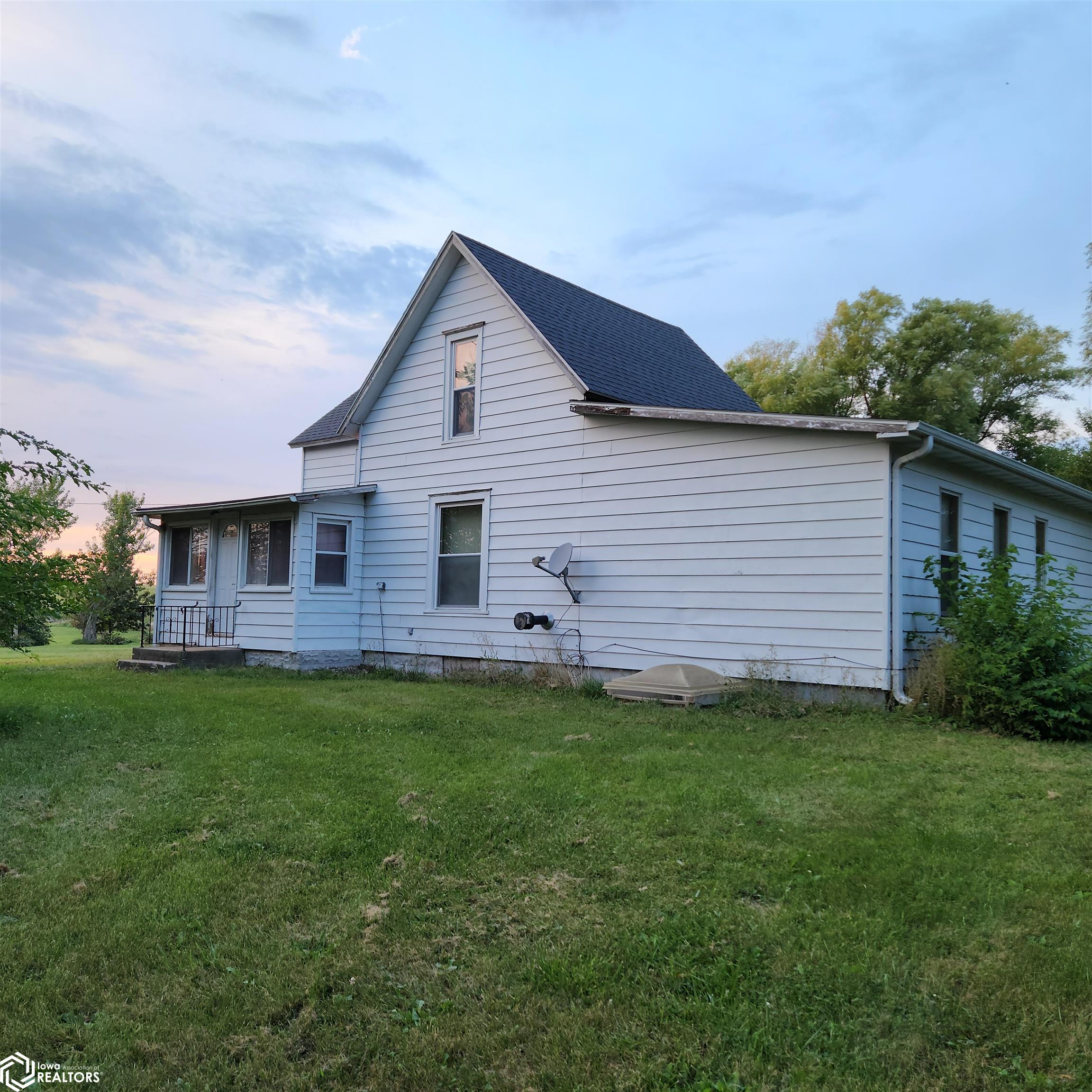 583 Ewart Road, Grinnell, Iowa image 45