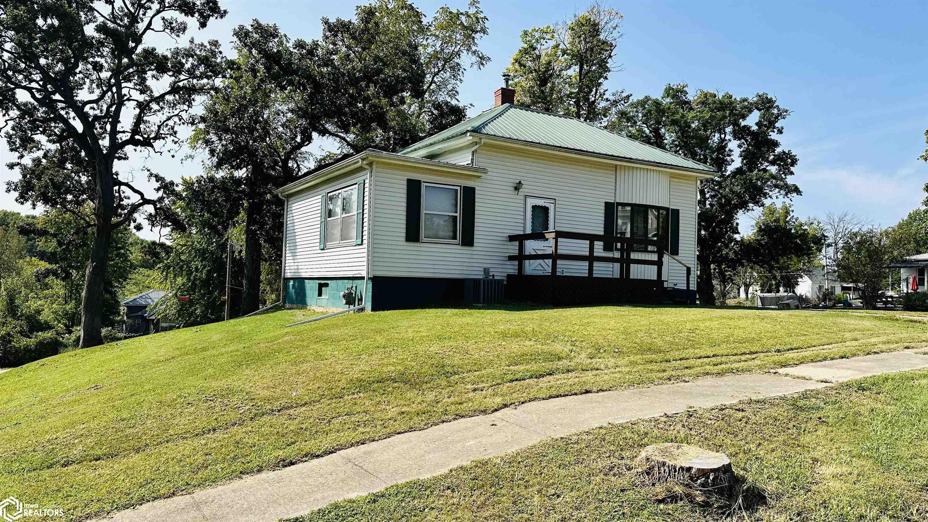 850 Hickory St, Hamilton, Illinois image 1