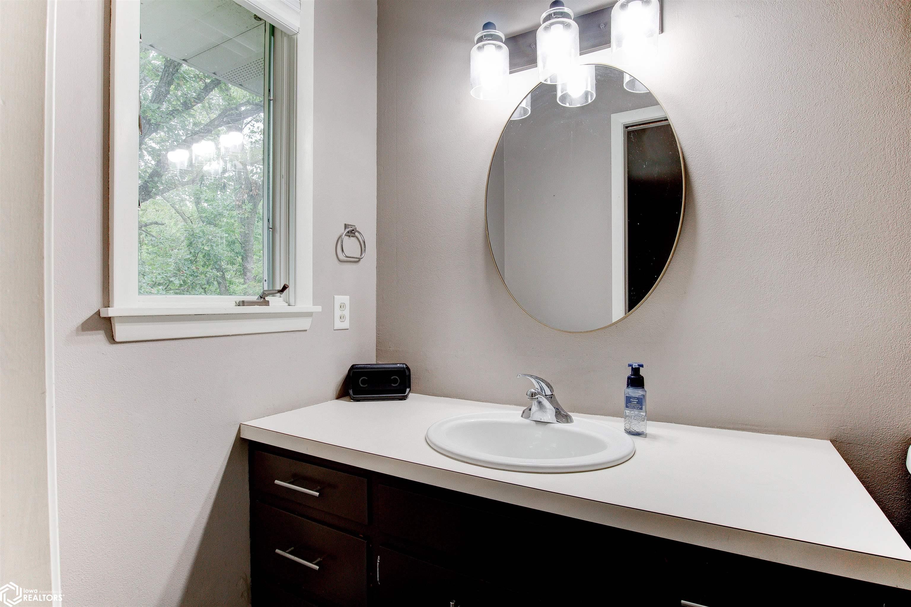 810 Oak Hill Drive, Humboldt, Iowa image 11