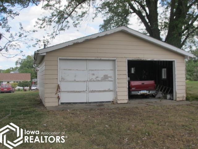 106 Woodlawn Avenue, Chariton, Iowa image 4