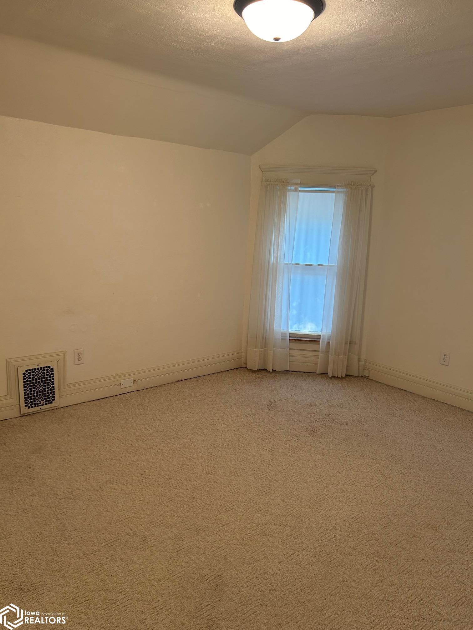 1506 11th Street, Emmetsburg, Iowa image 19
