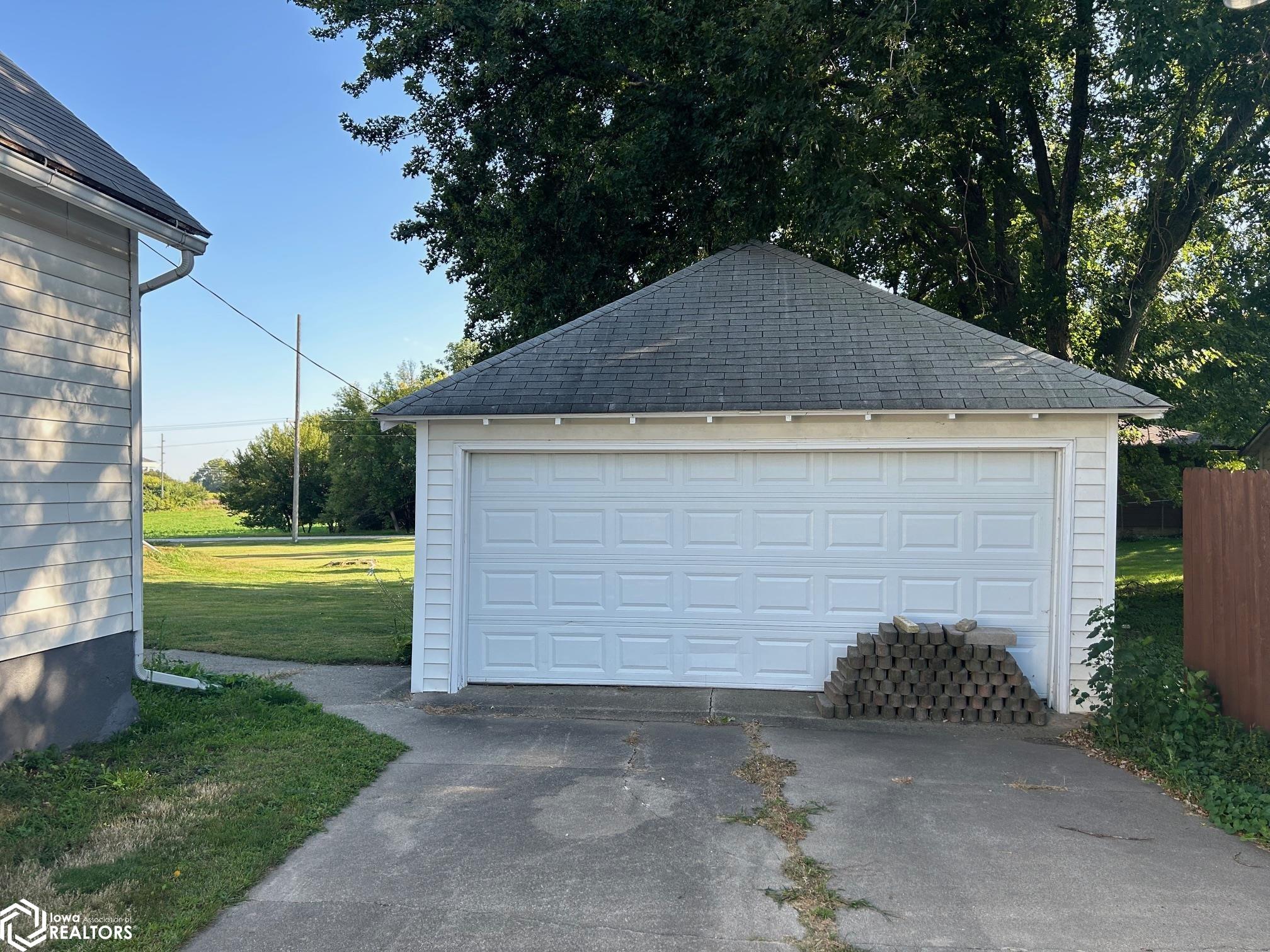1506 11th Street, Emmetsburg, Iowa image 21