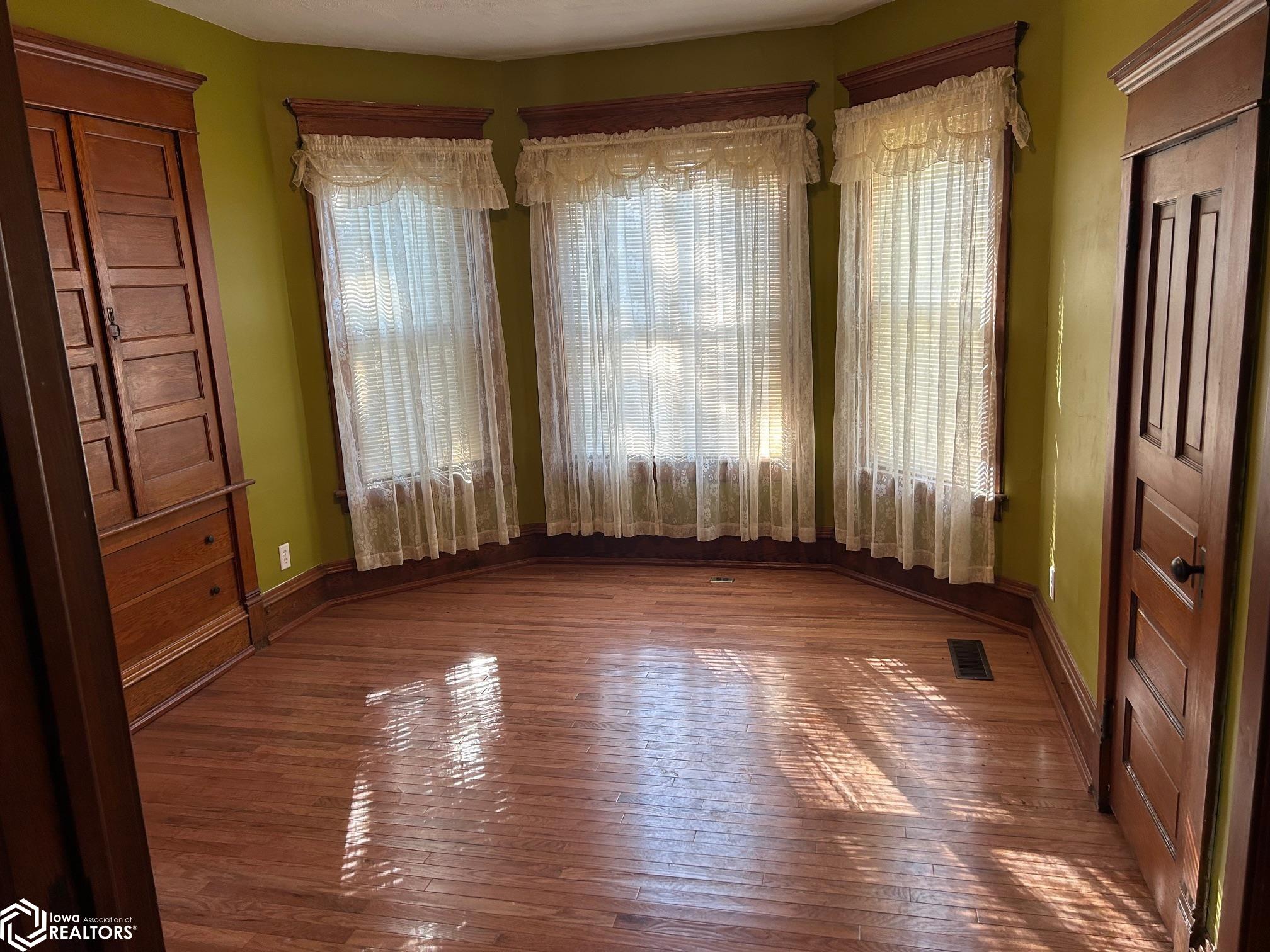 1506 11th Street, Emmetsburg, Iowa image 7