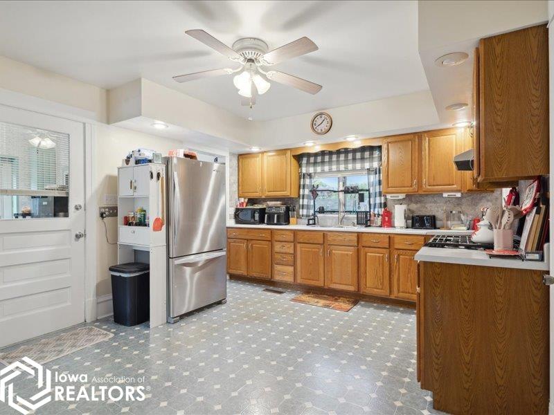 1309 N 8th Street, Burlington, Iowa image 8