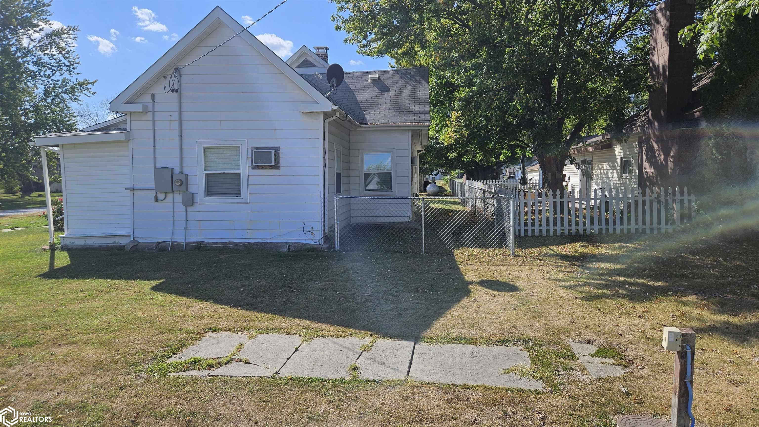 207 E 2nd Street, Van Wert, Iowa image 9