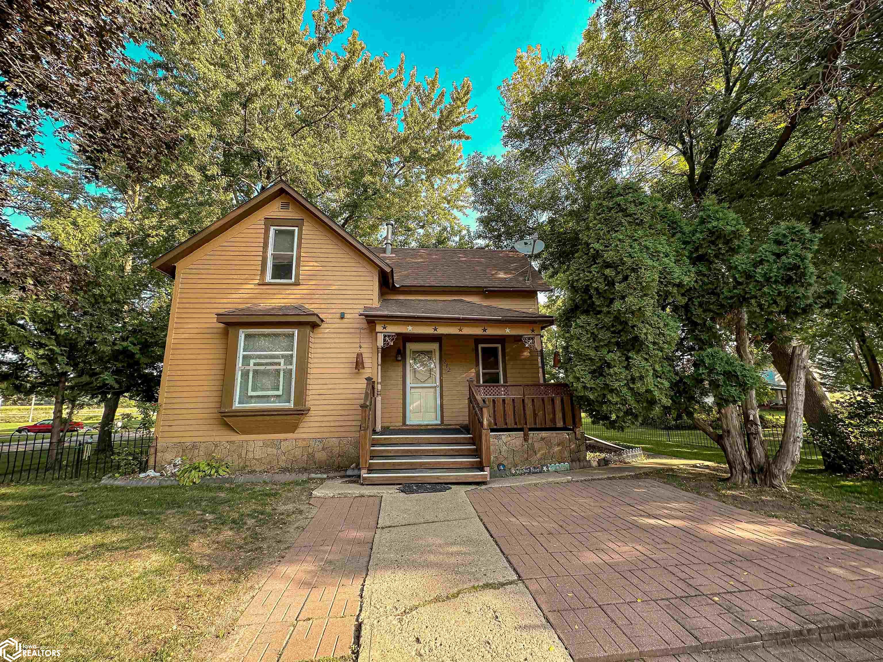 212 7th St, Kensett, Iowa image 1