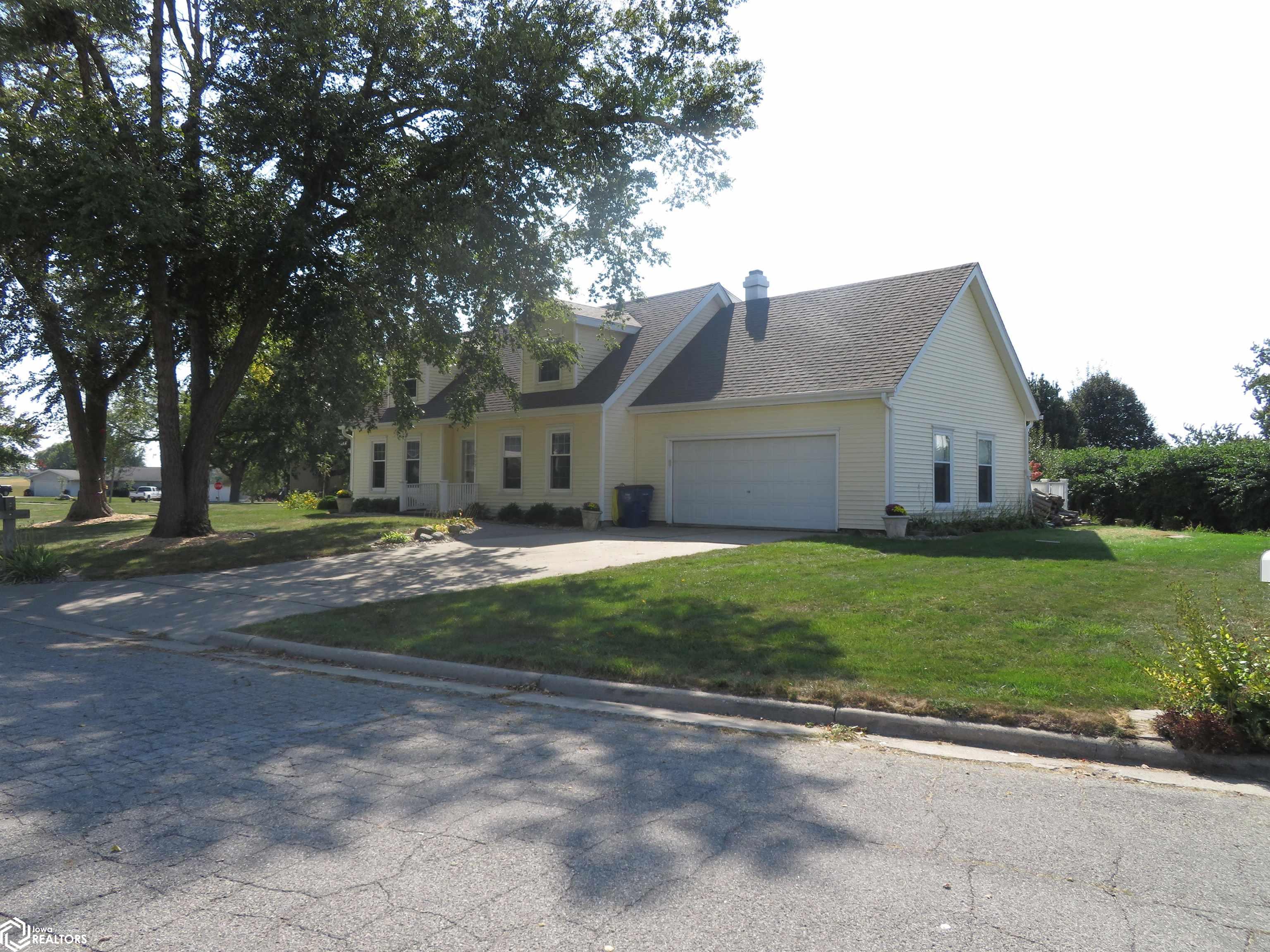 1007 Ratcliffe Drive, Marshalltown, Iowa image 3