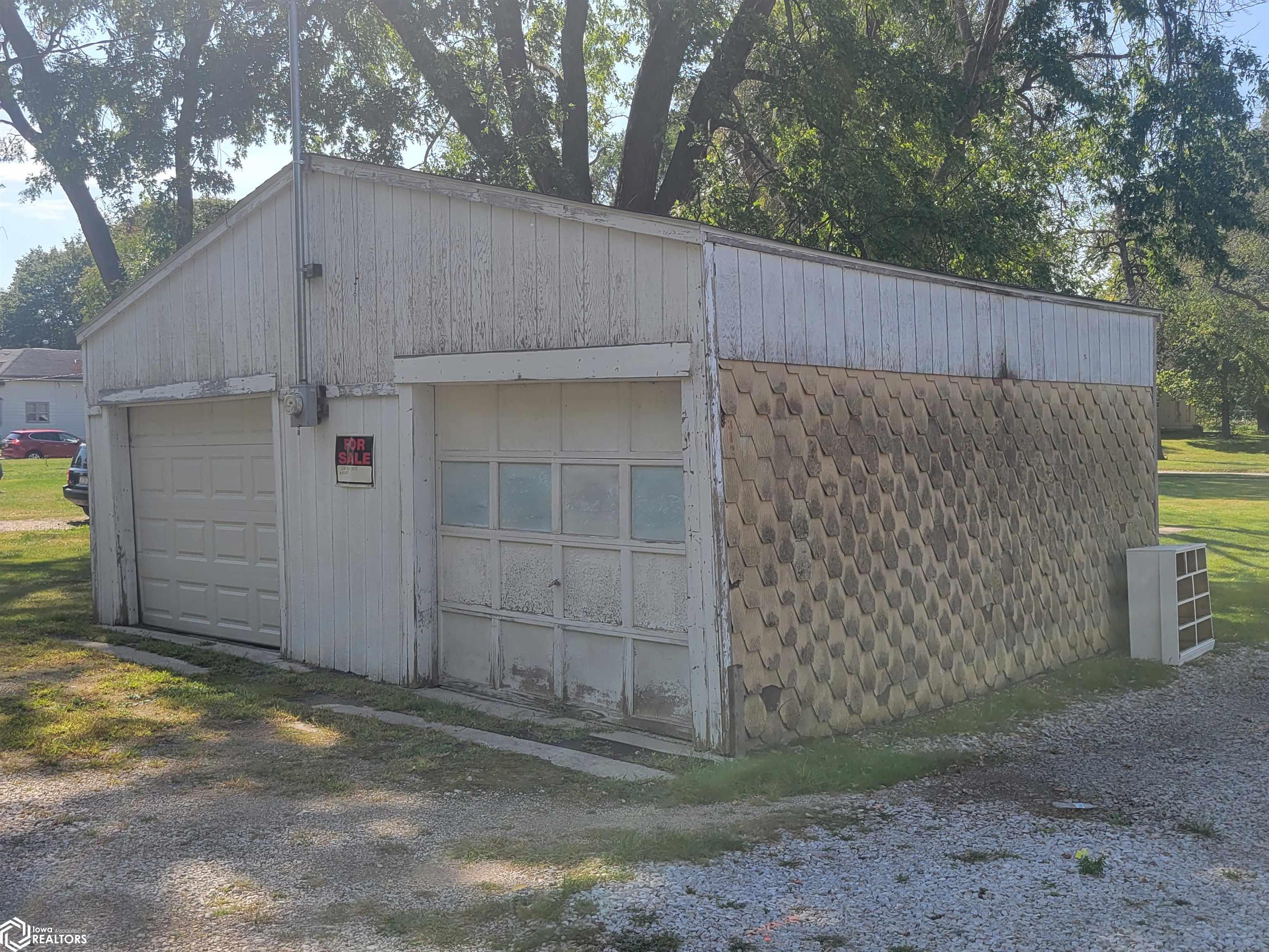 312 S Cadwell Avenue, Eagle Grove, Iowa image 3