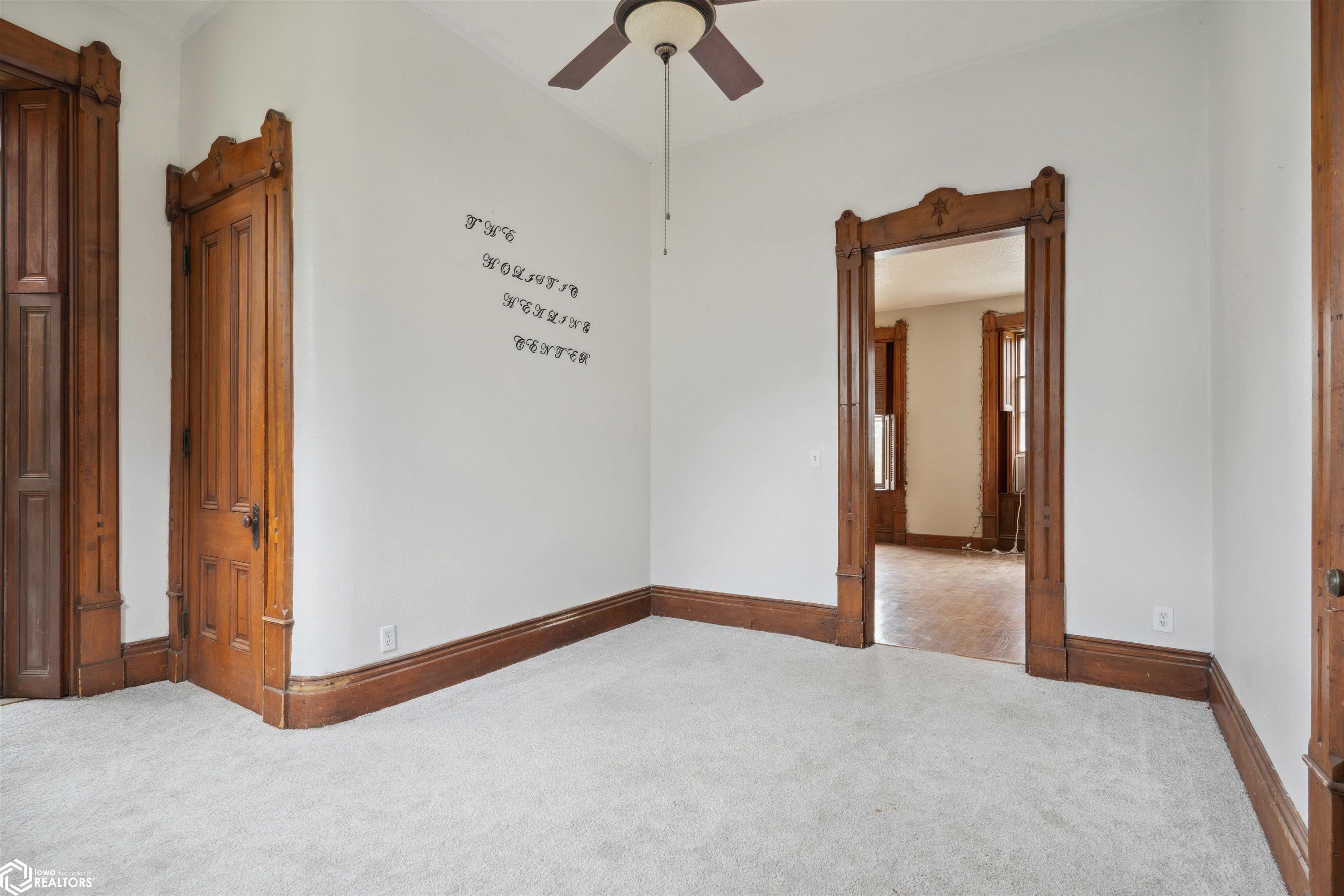232 S 8th Street, Burlington, Iowa image 11