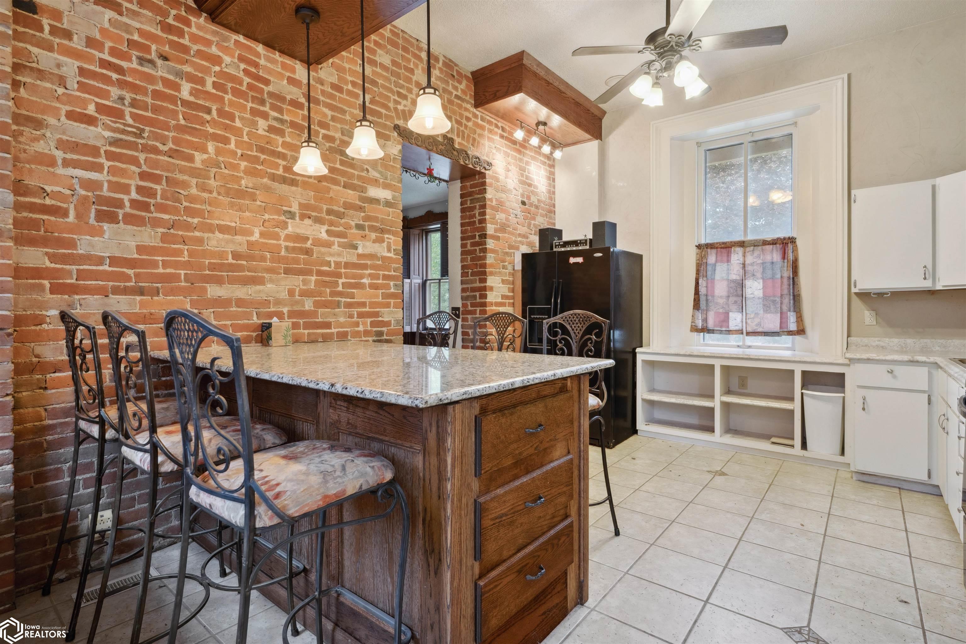 232 S 8th Street, Burlington, Iowa image 14