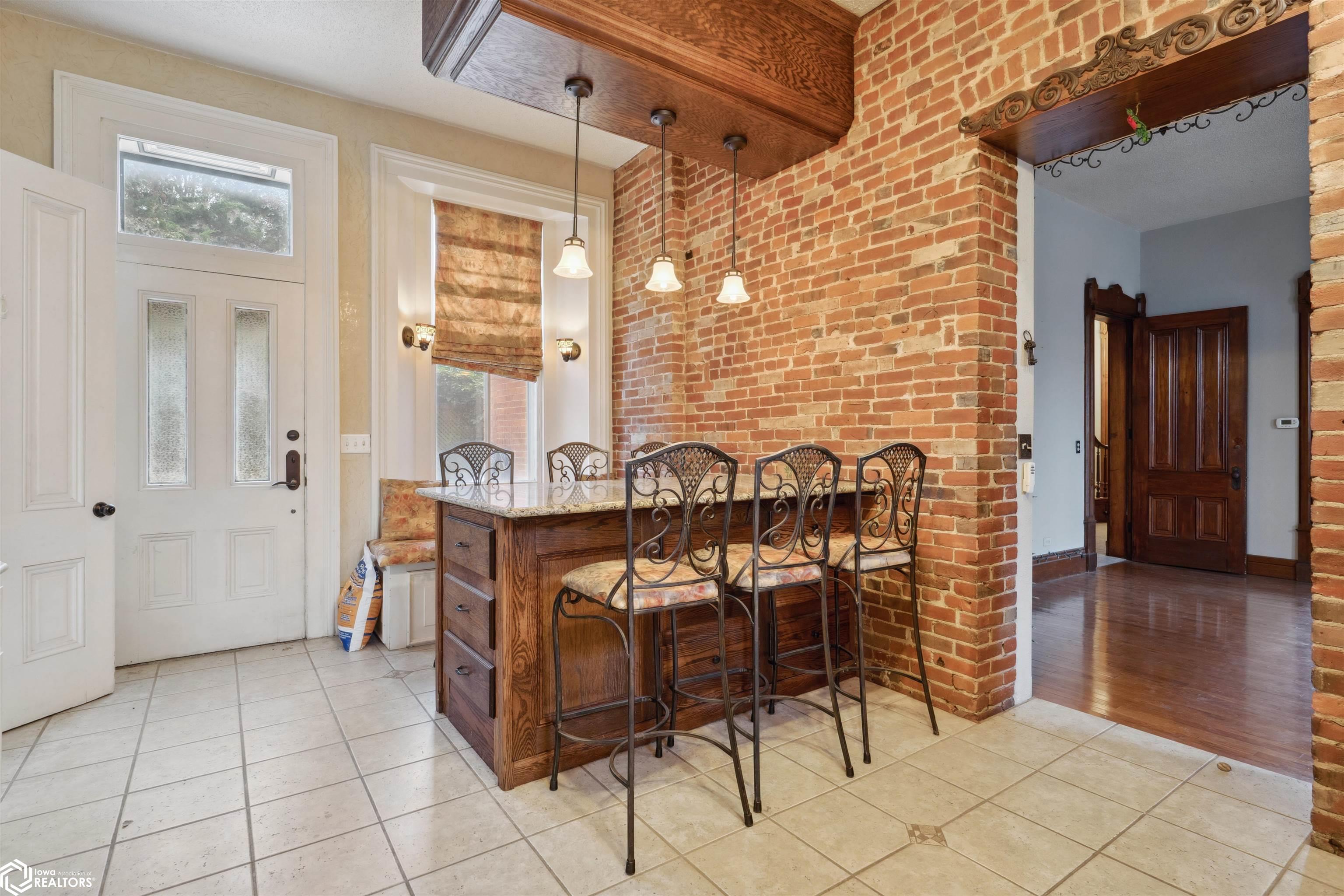 232 S 8th Street, Burlington, Iowa image 15