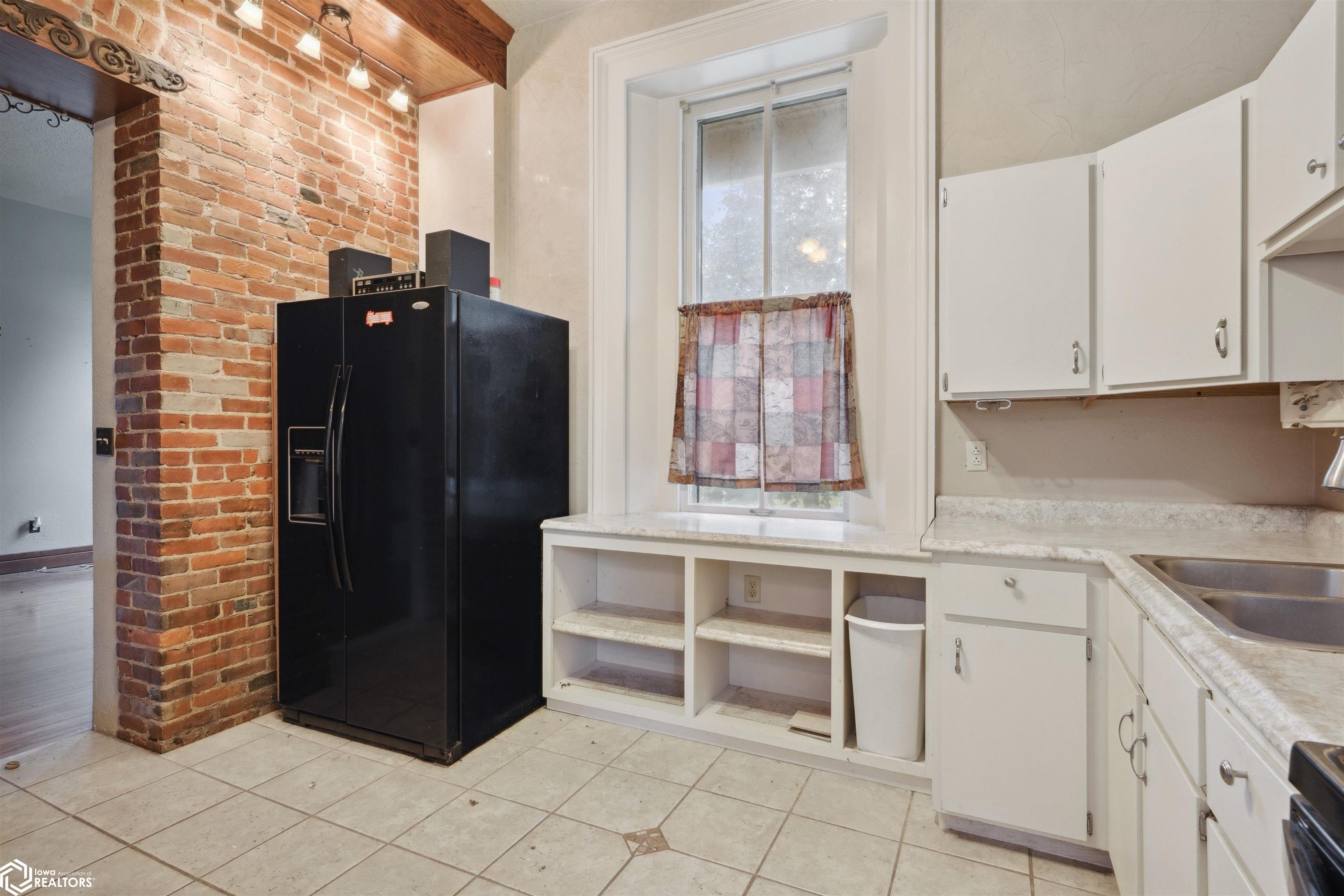 232 S 8th Street, Burlington, Iowa image 16