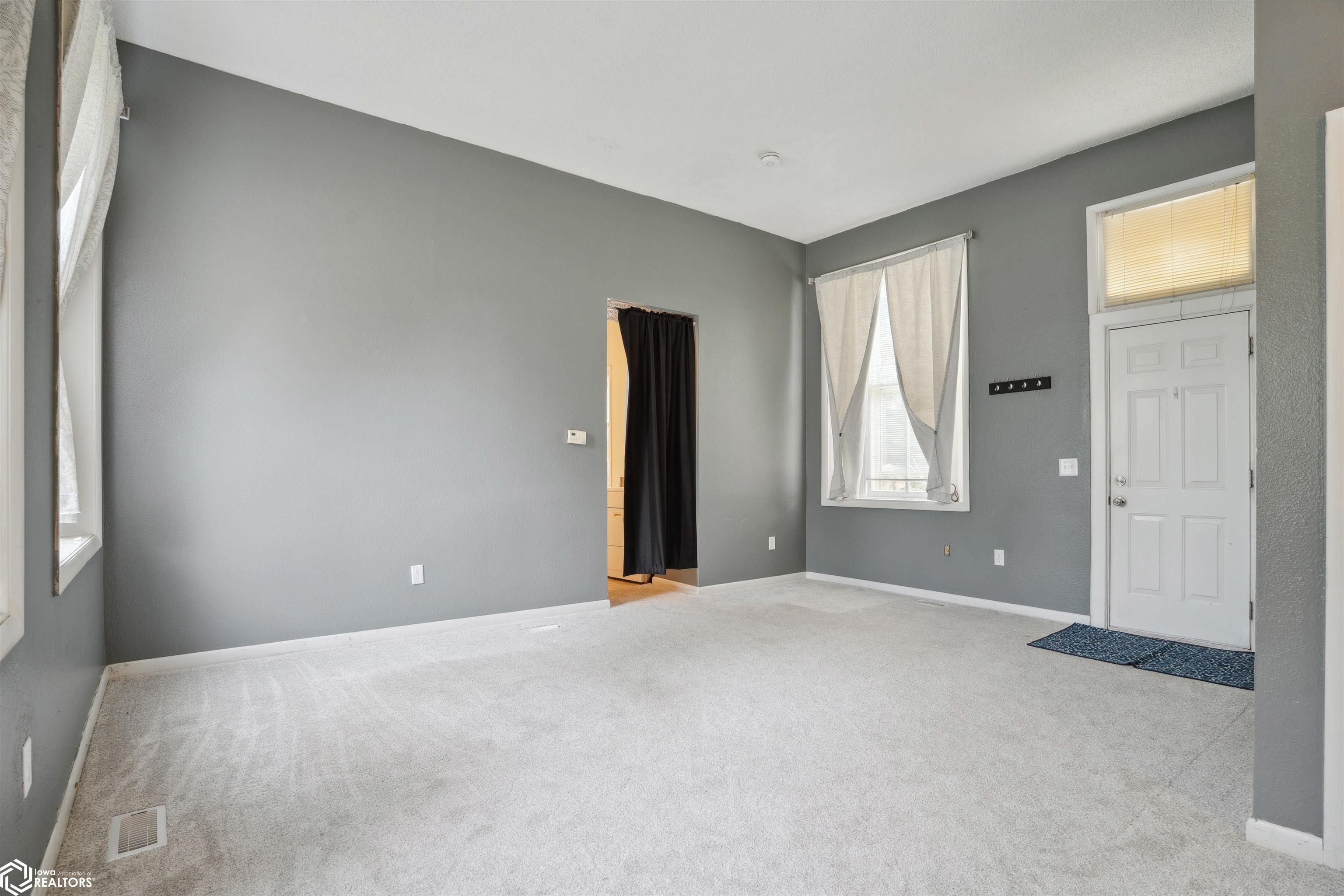 232 S 8th Street, Burlington, Iowa image 32