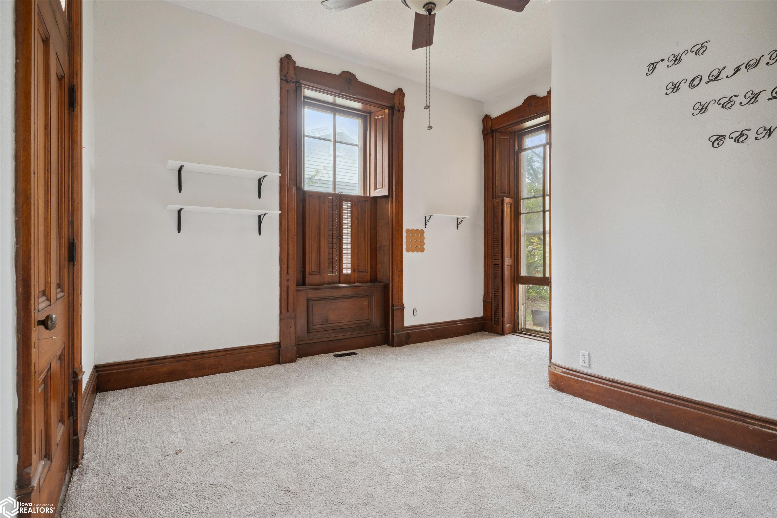 232 S 8th Street, Burlington, Iowa image 10
