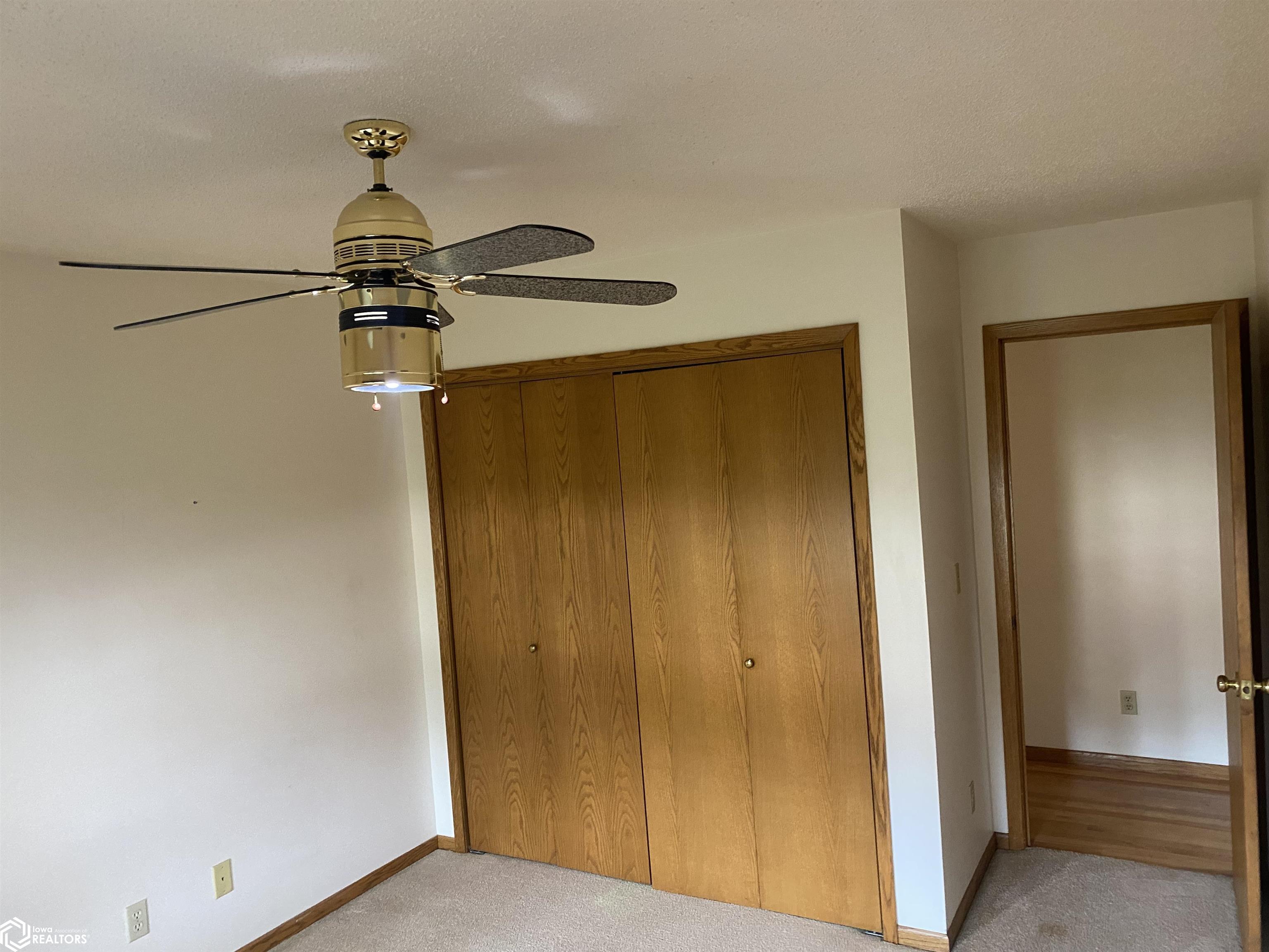 1053 Knollwood Lane, Mason City, Iowa image 15