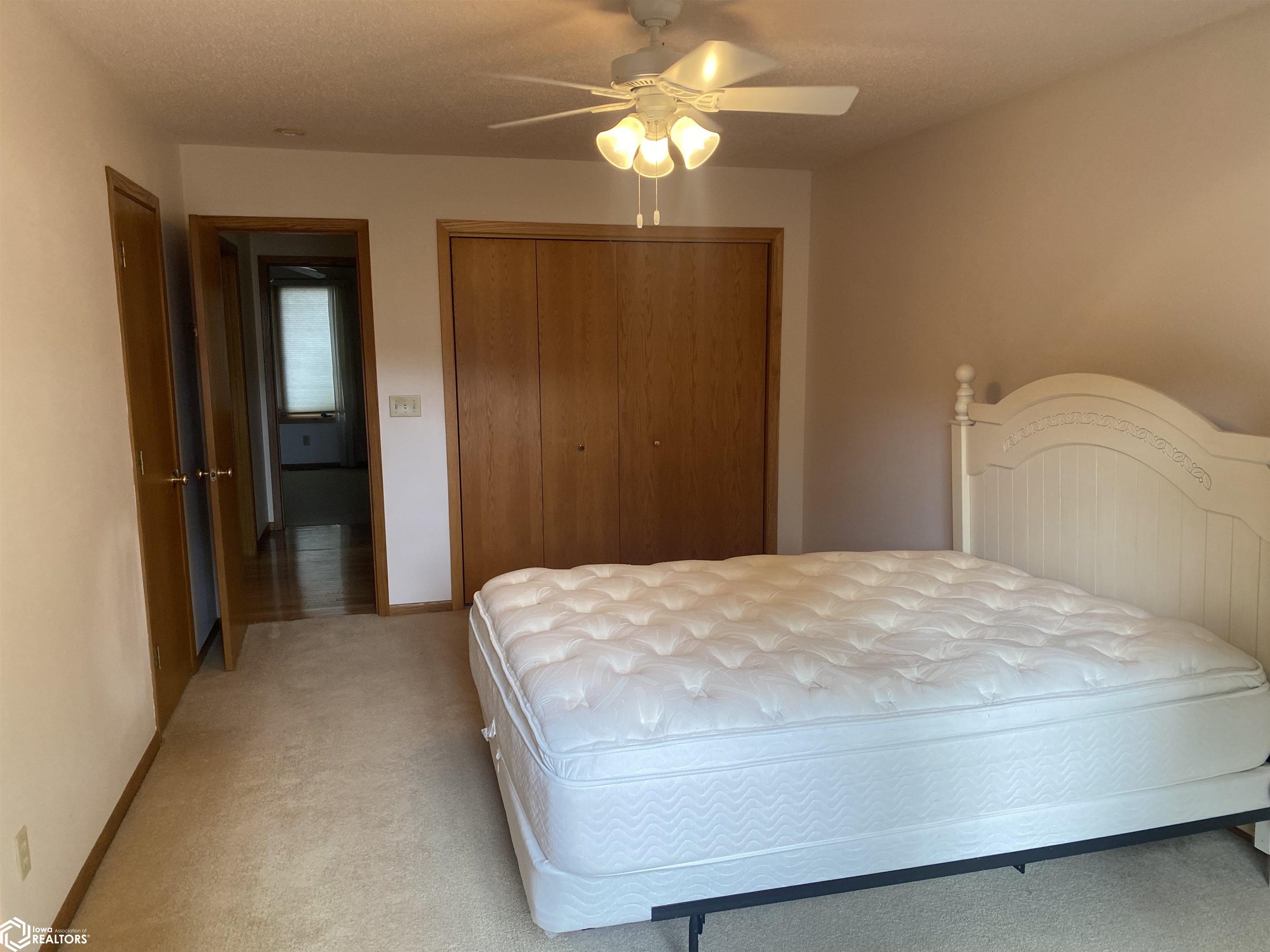 1053 Knollwood Lane, Mason City, Iowa image 19