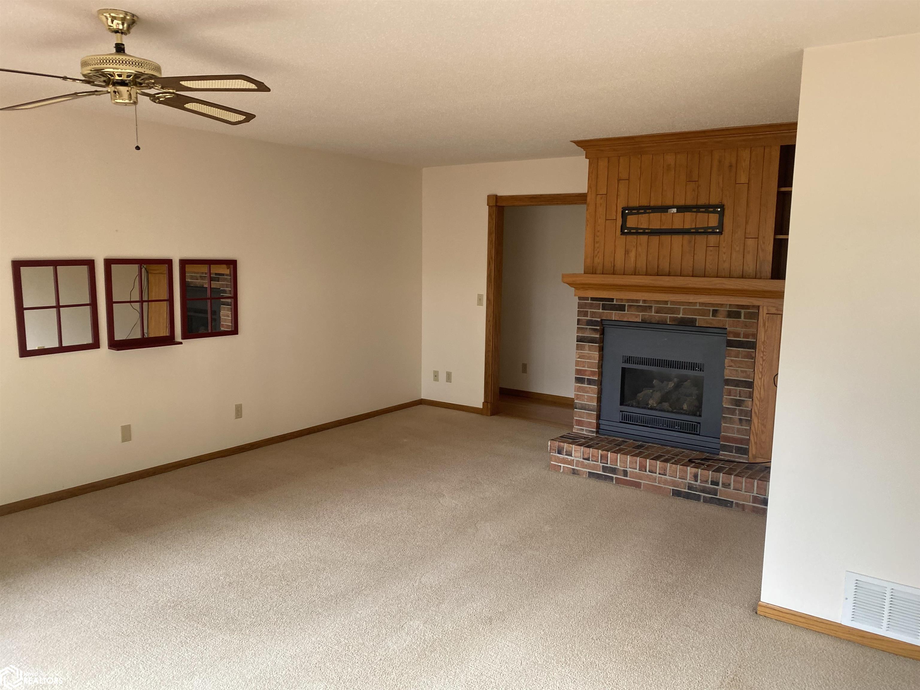 1053 Knollwood Lane, Mason City, Iowa image 3