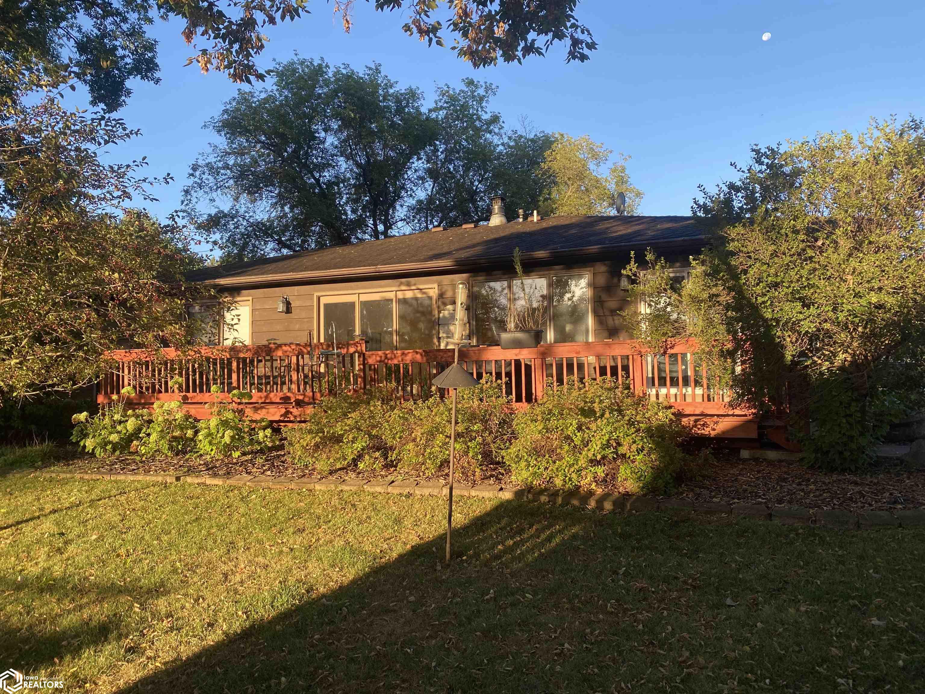 1053 Knollwood Lane, Mason City, Iowa image 22