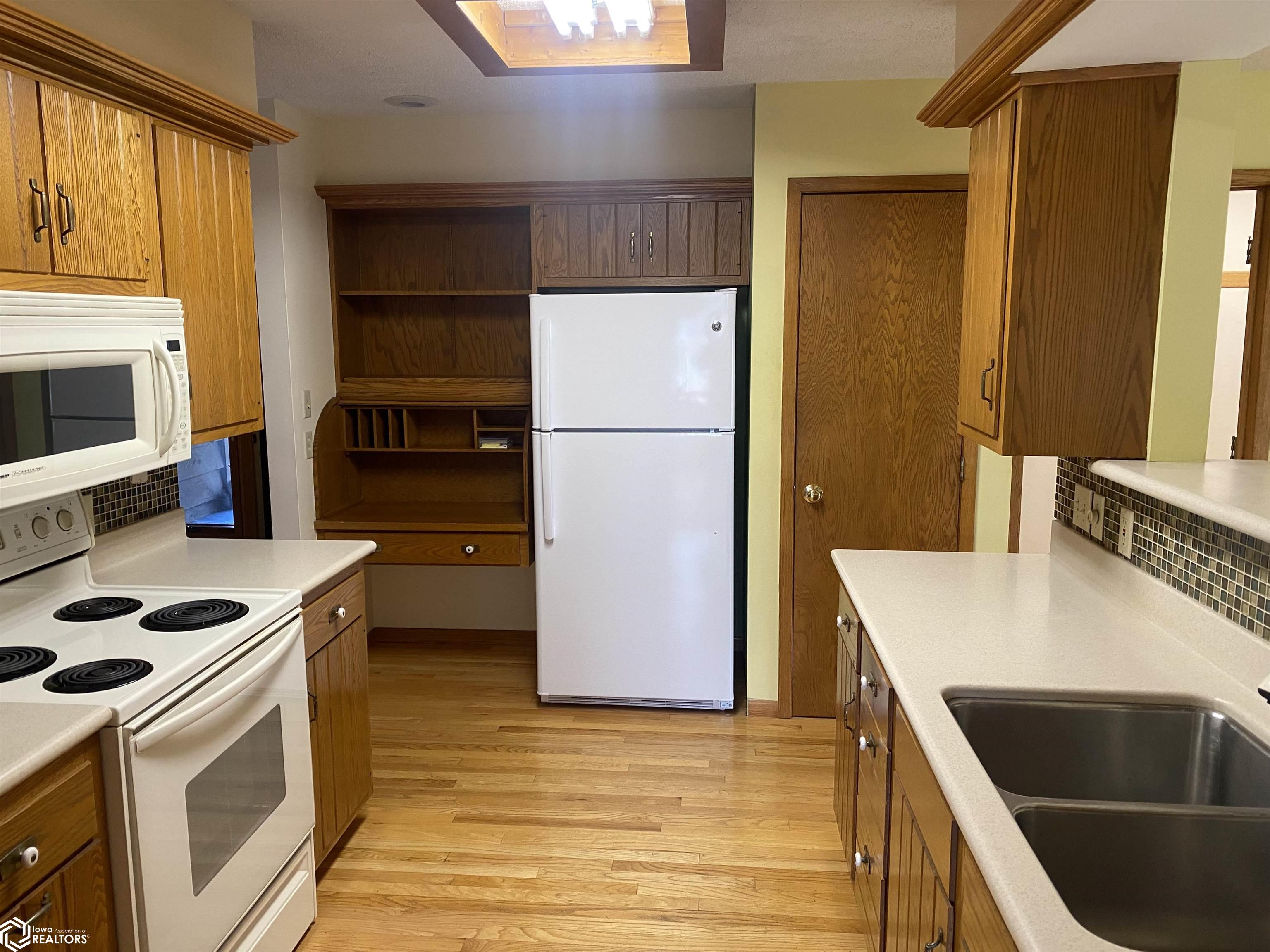 1053 Knollwood Lane, Mason City, Iowa image 6