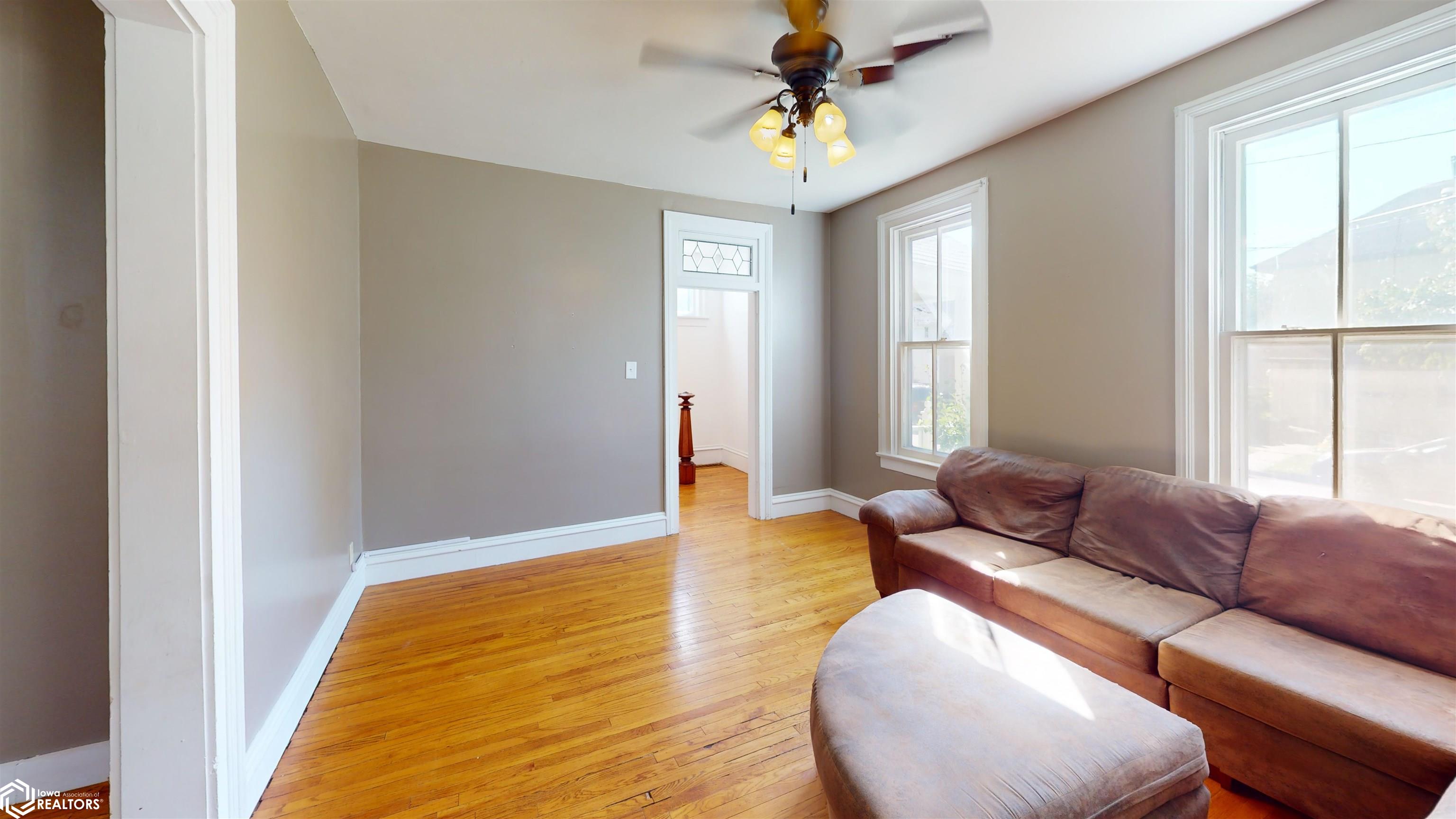 407 W Hempstead Avenue, Fairfield, Iowa image 3